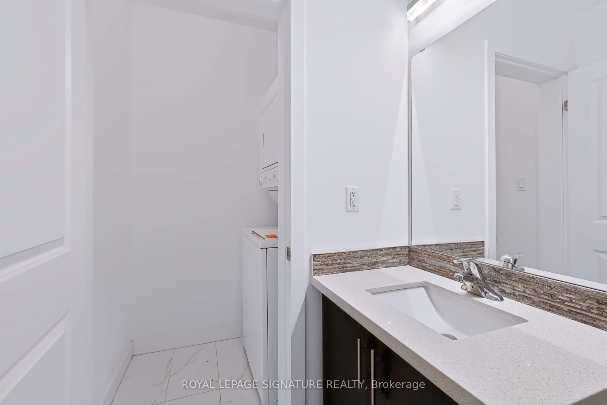 125 Shoreview Place 624 Property Photo 24
