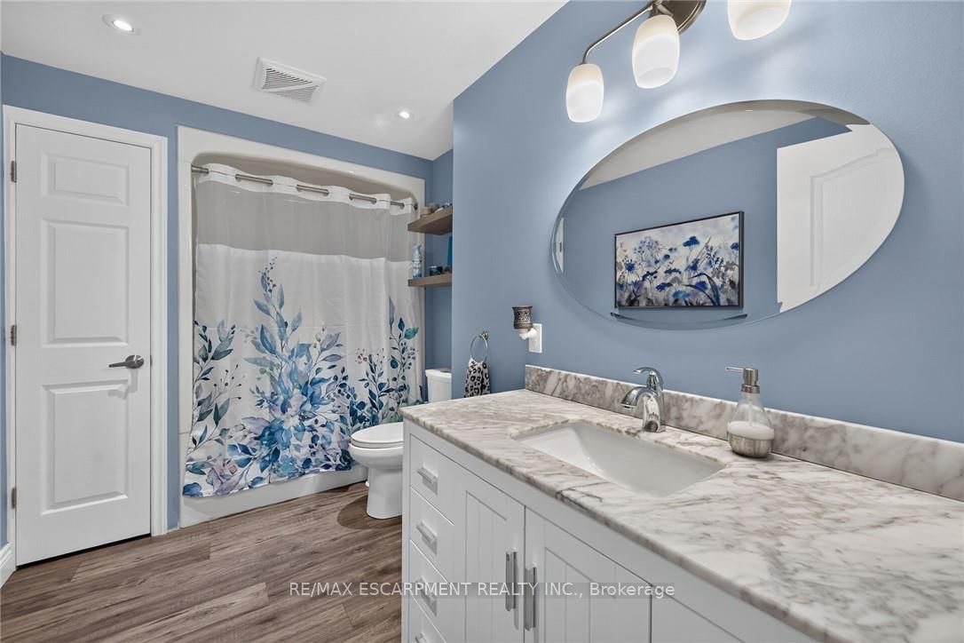 359 First Line Property Photo 13