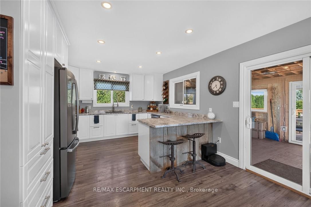 359 First Line Property Photo 14