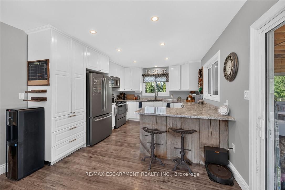 359 First Line Property Photo 16