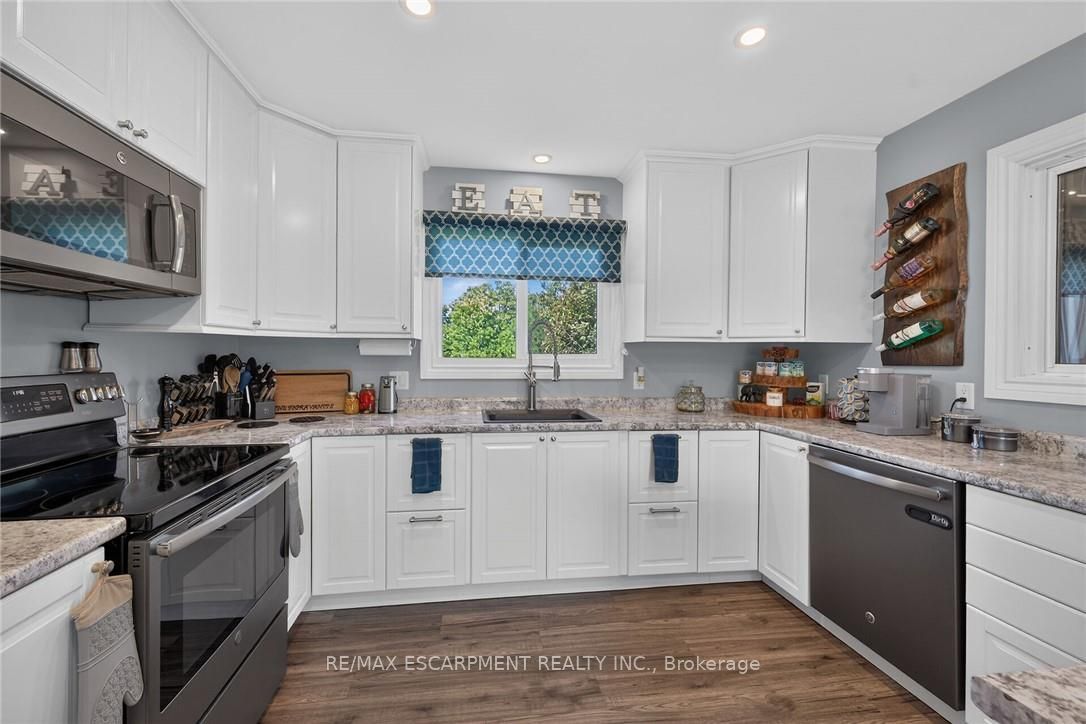 359 First Line Property Photo 17