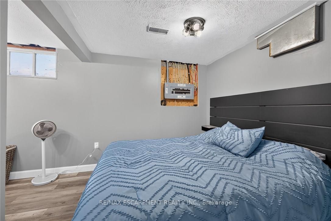 359 First Line Property Photo 30