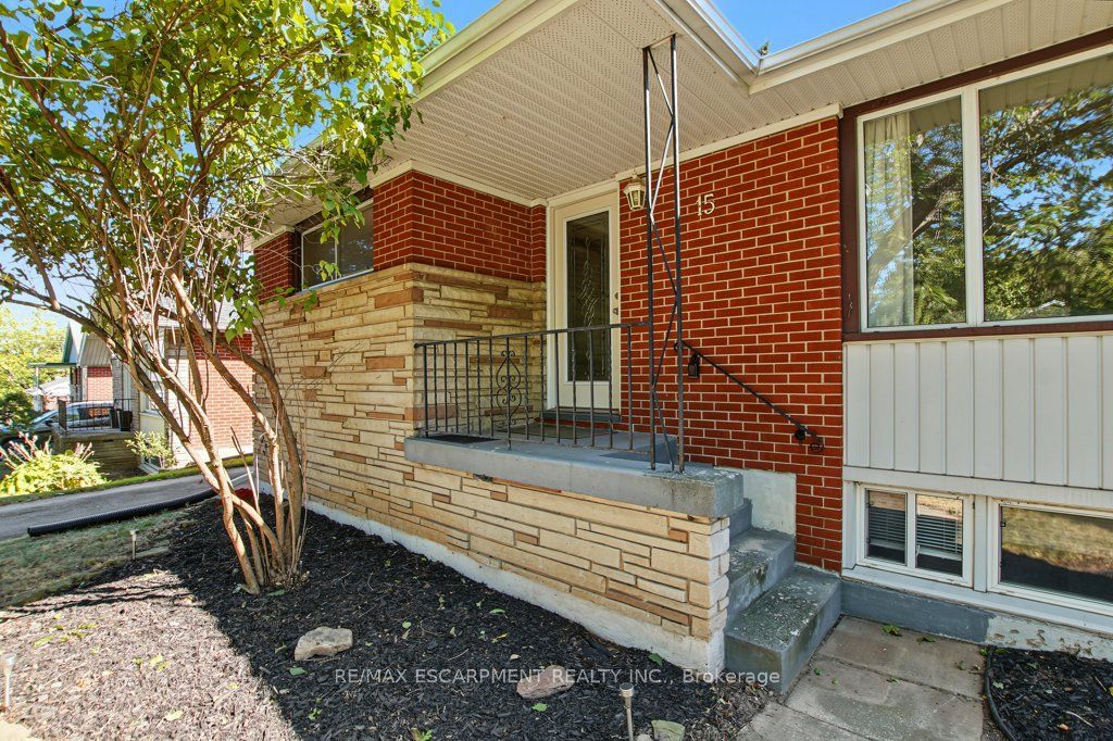 15 Carwyn Crescent Property Photo 4