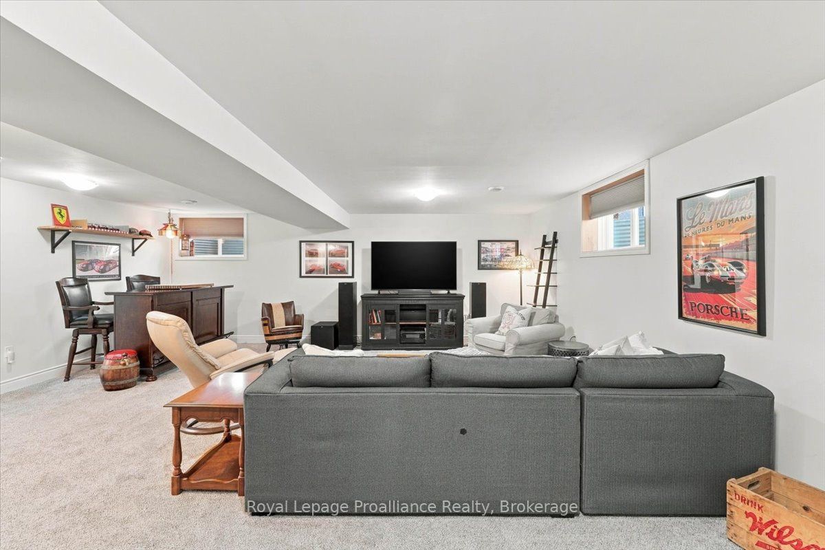 20 Aberdeen Street Property Photo 24