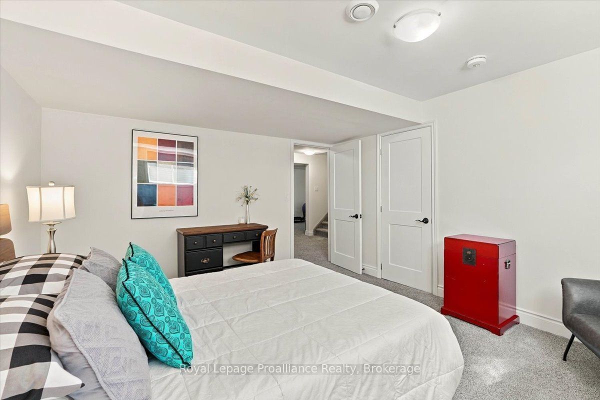 20 Aberdeen Street Property Photo 26