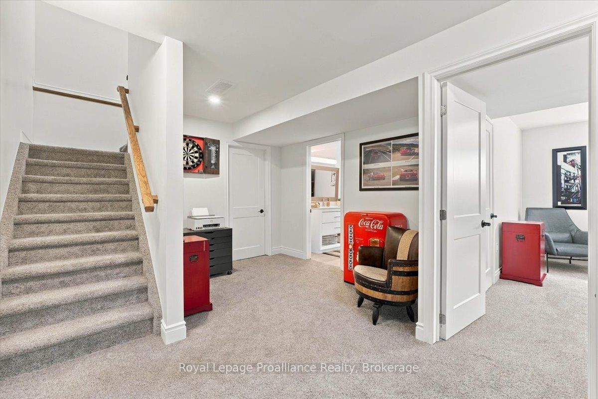 20 Aberdeen Street Property Photo 28
