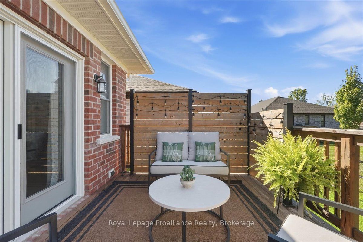 20 Aberdeen Street Property Photo 32