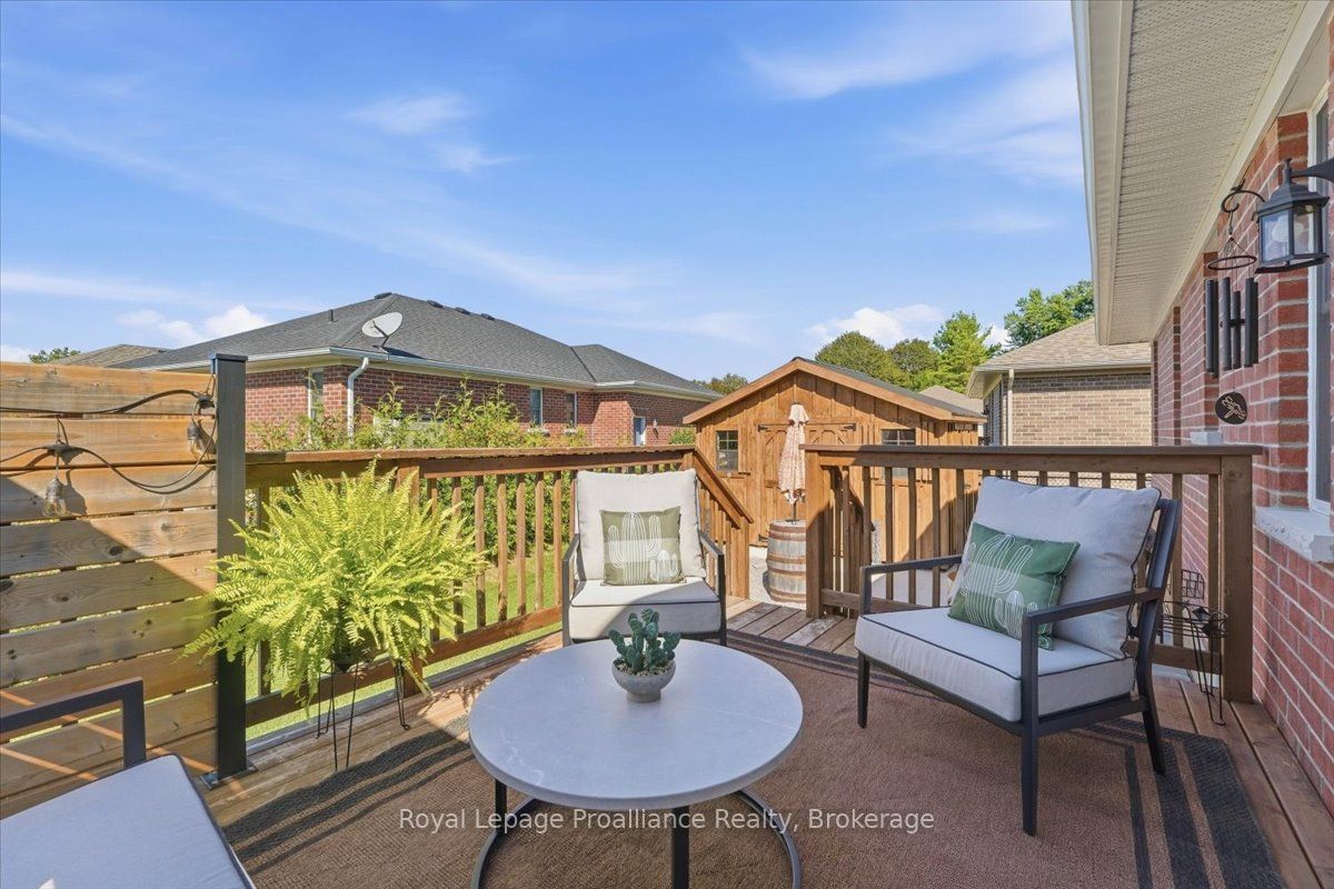 20 Aberdeen Street Property Photo 33