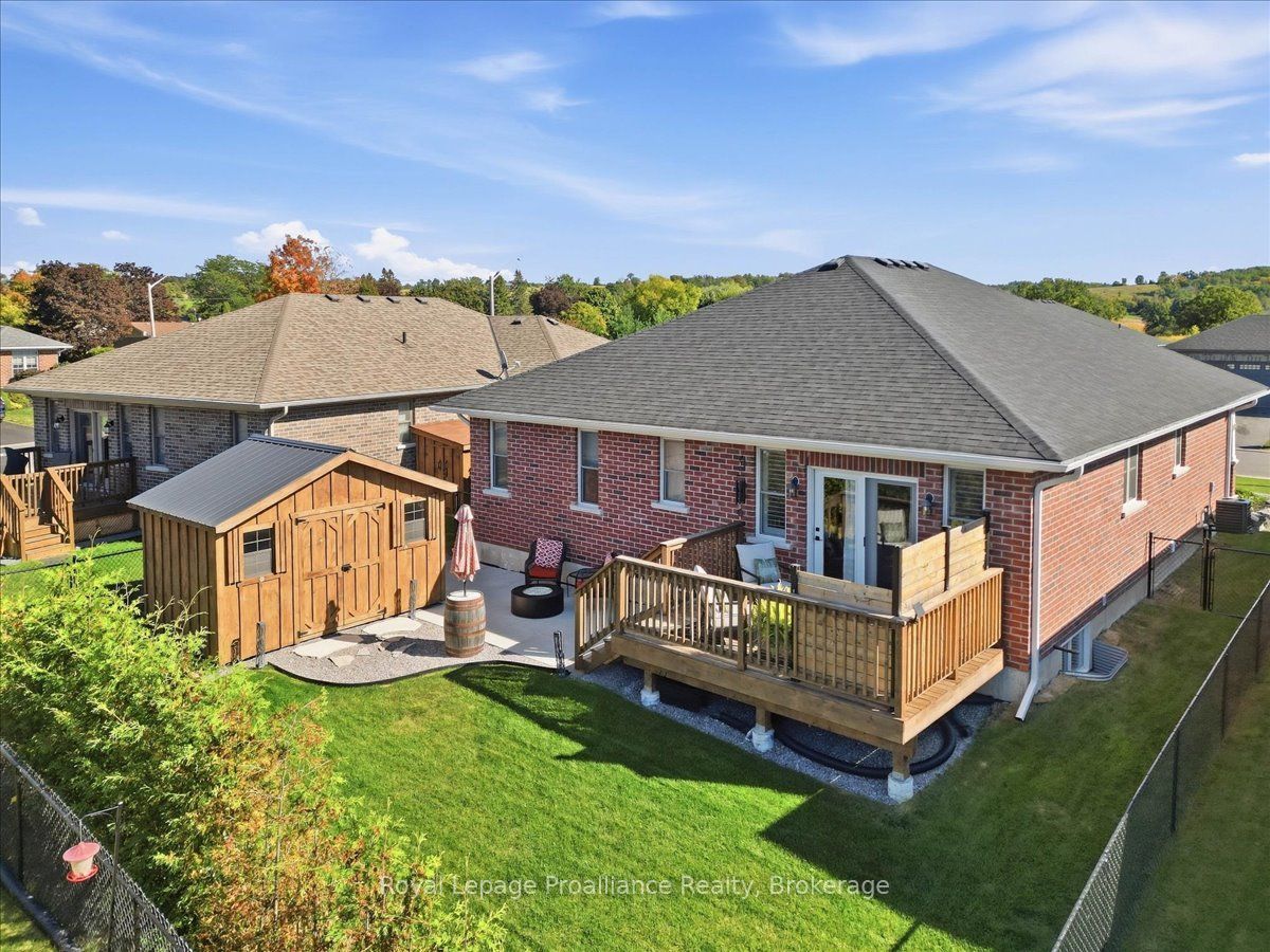 20 Aberdeen Street Property Photo 35