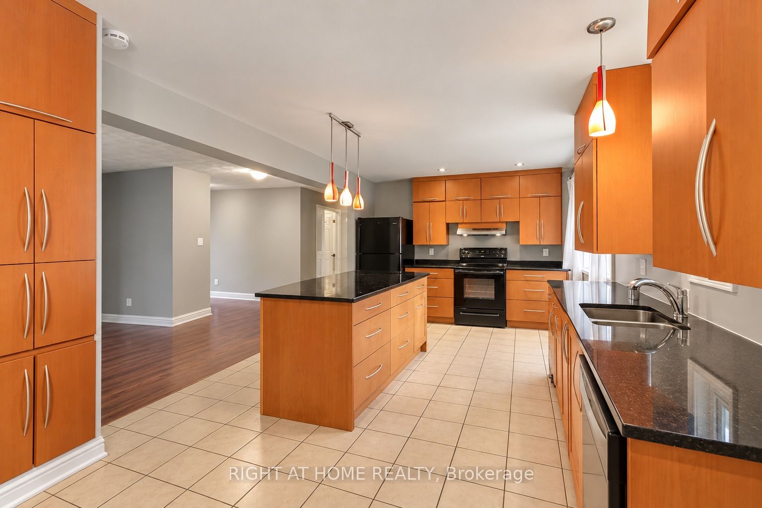 715 Gerard Street Property Photo 13