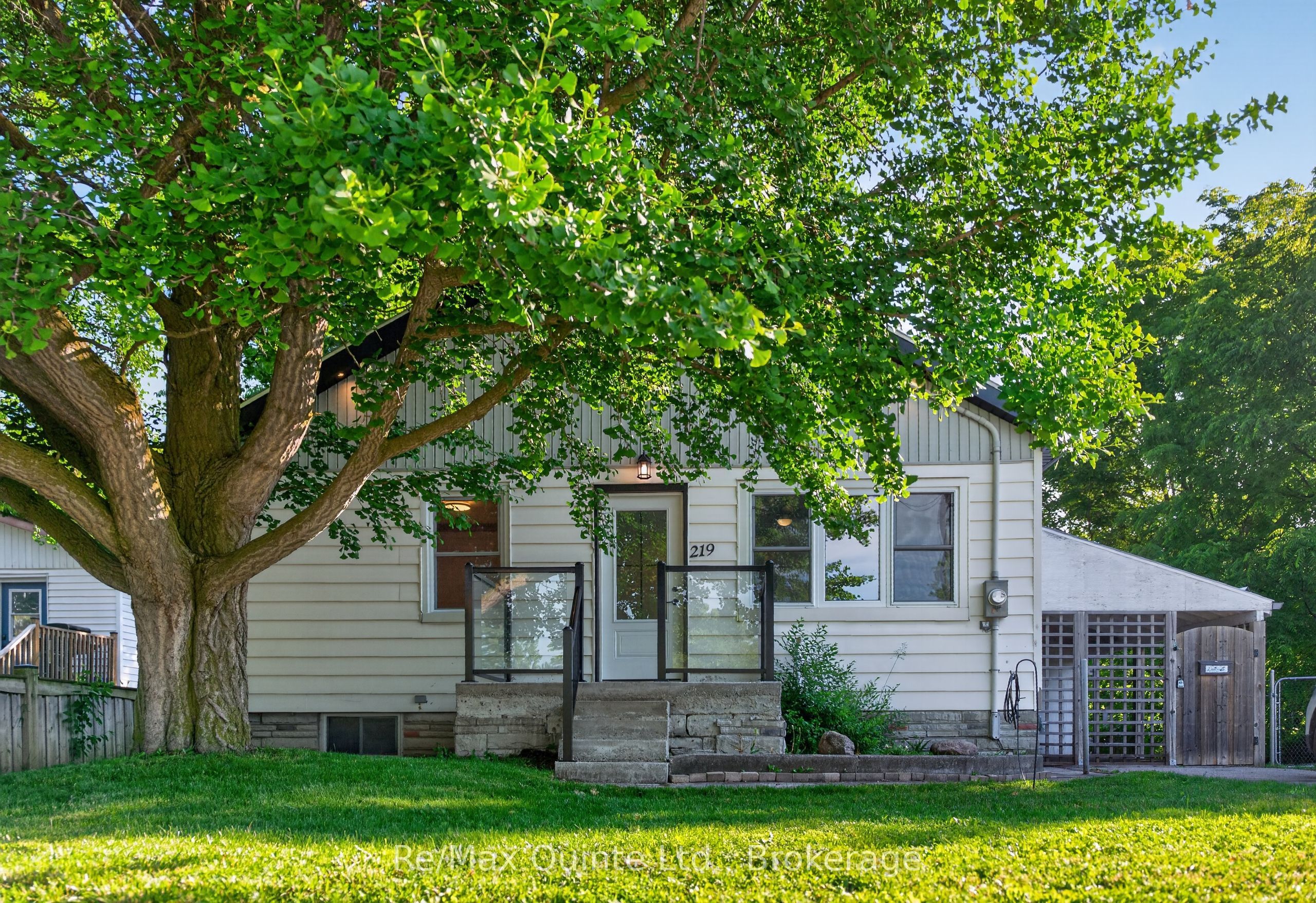 219 Marmora Street Property Photo 1