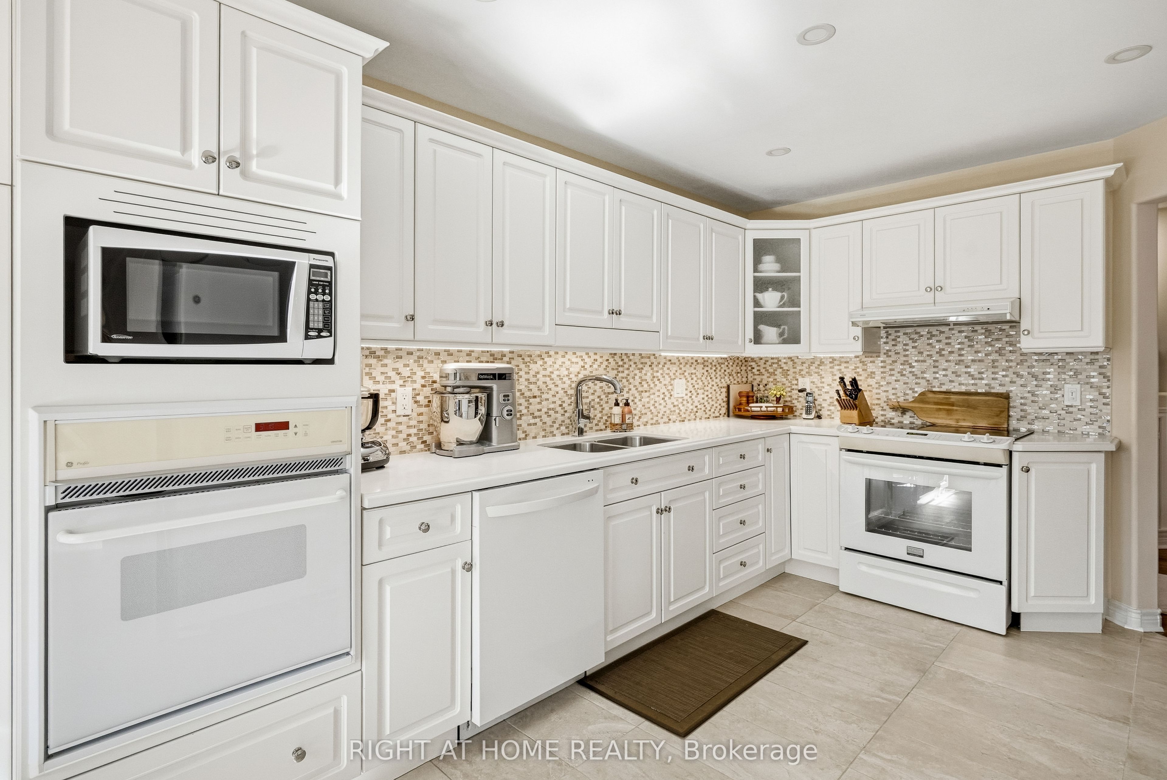 618 Victoria Street Property Photo 12