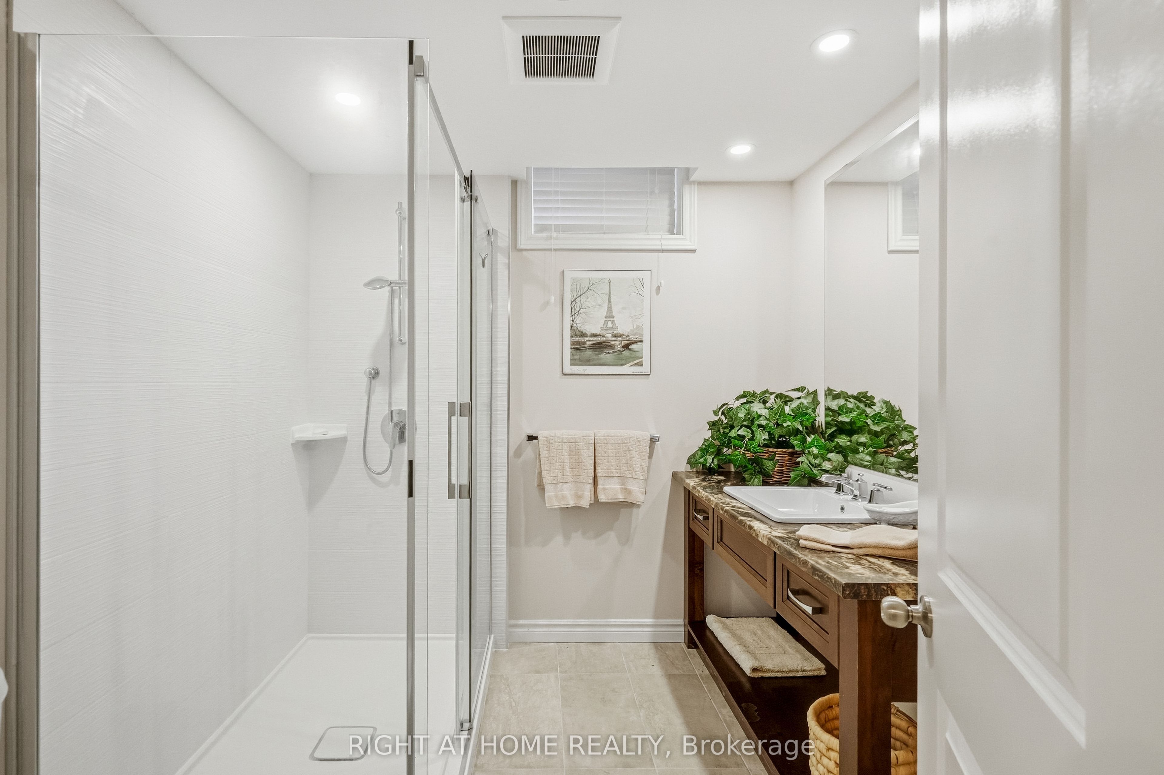 618 Victoria Street Property Photo 29