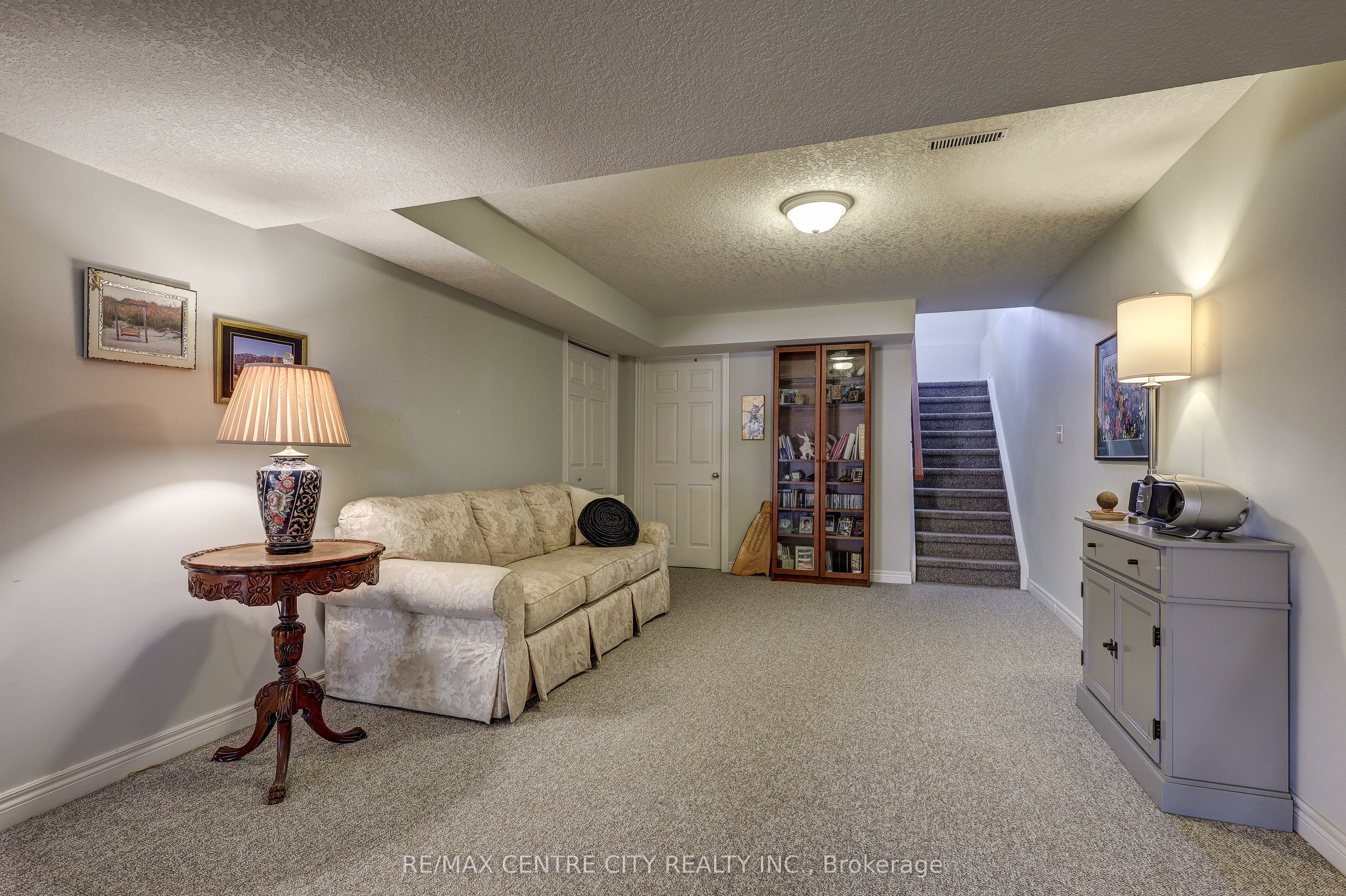 20 Windemere Place 8 Property Photo 32