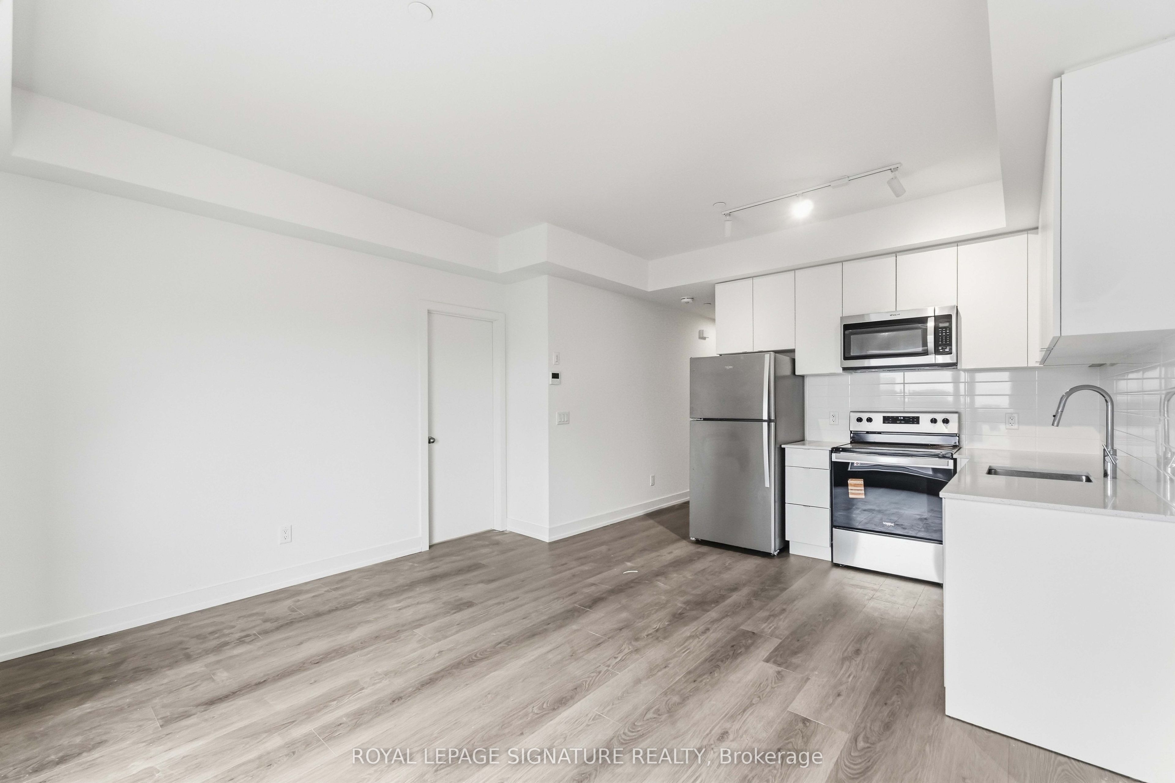 16 Melbourne Avenue 307c Property Photo 3