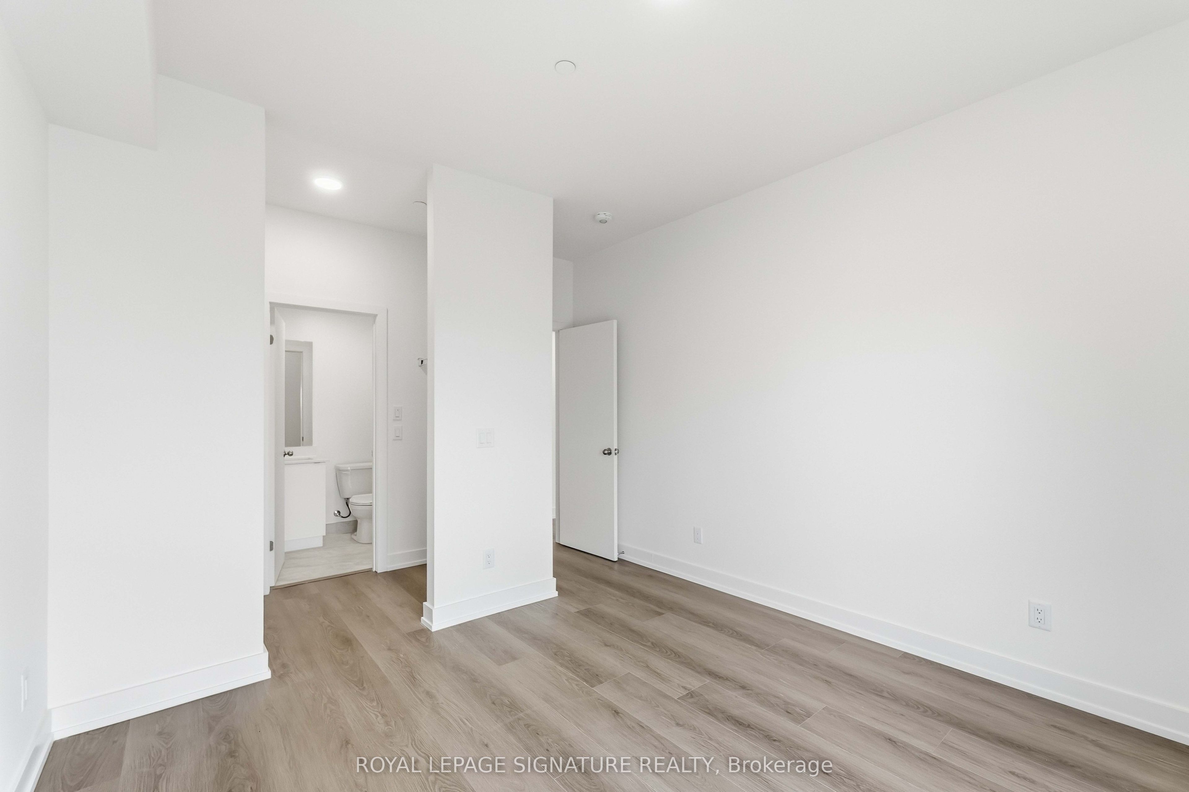 16 Melbourne Avenue 307c Property Photo 7