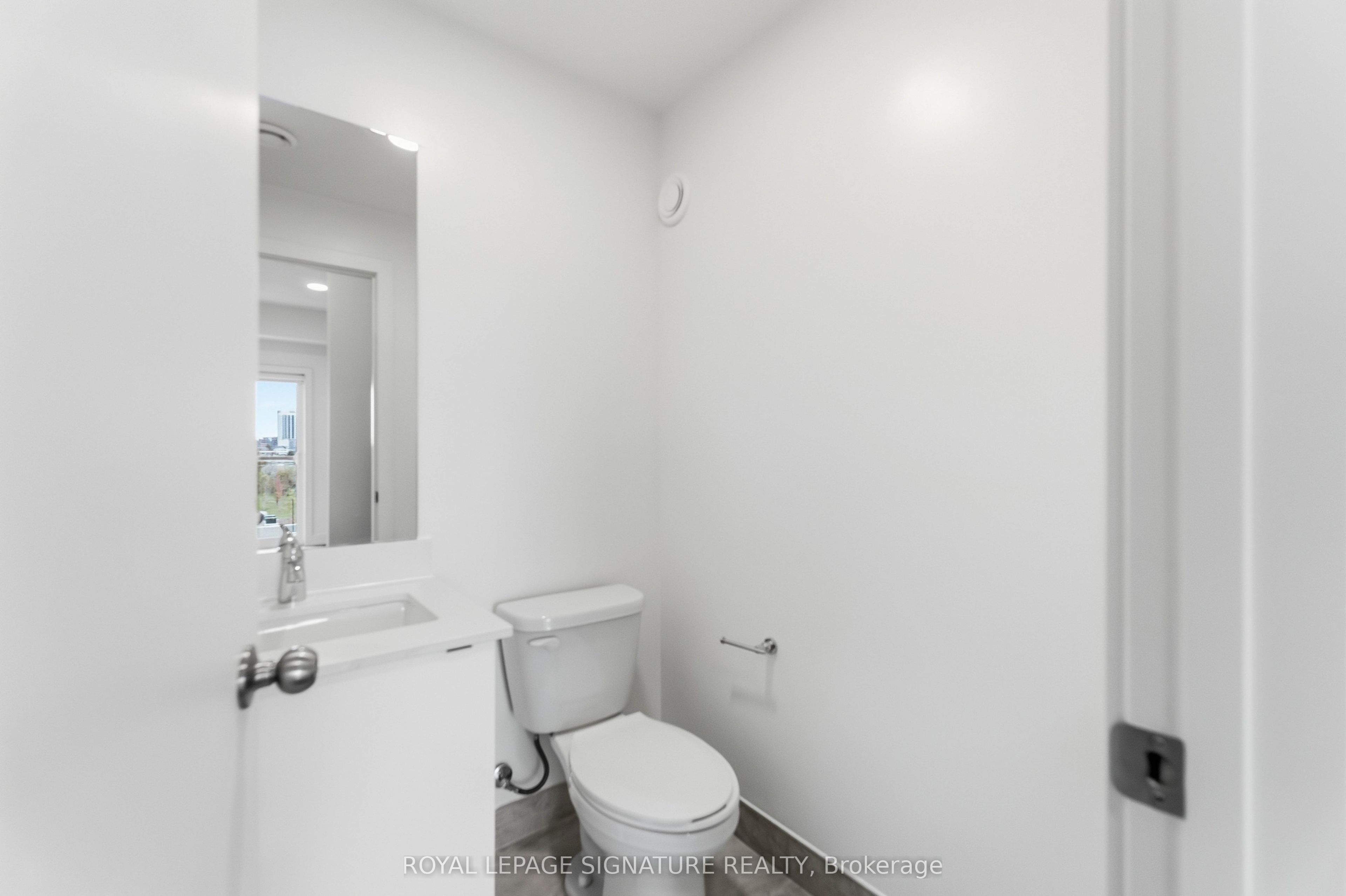 16 Melbourne Avenue 307c Property Photo 9