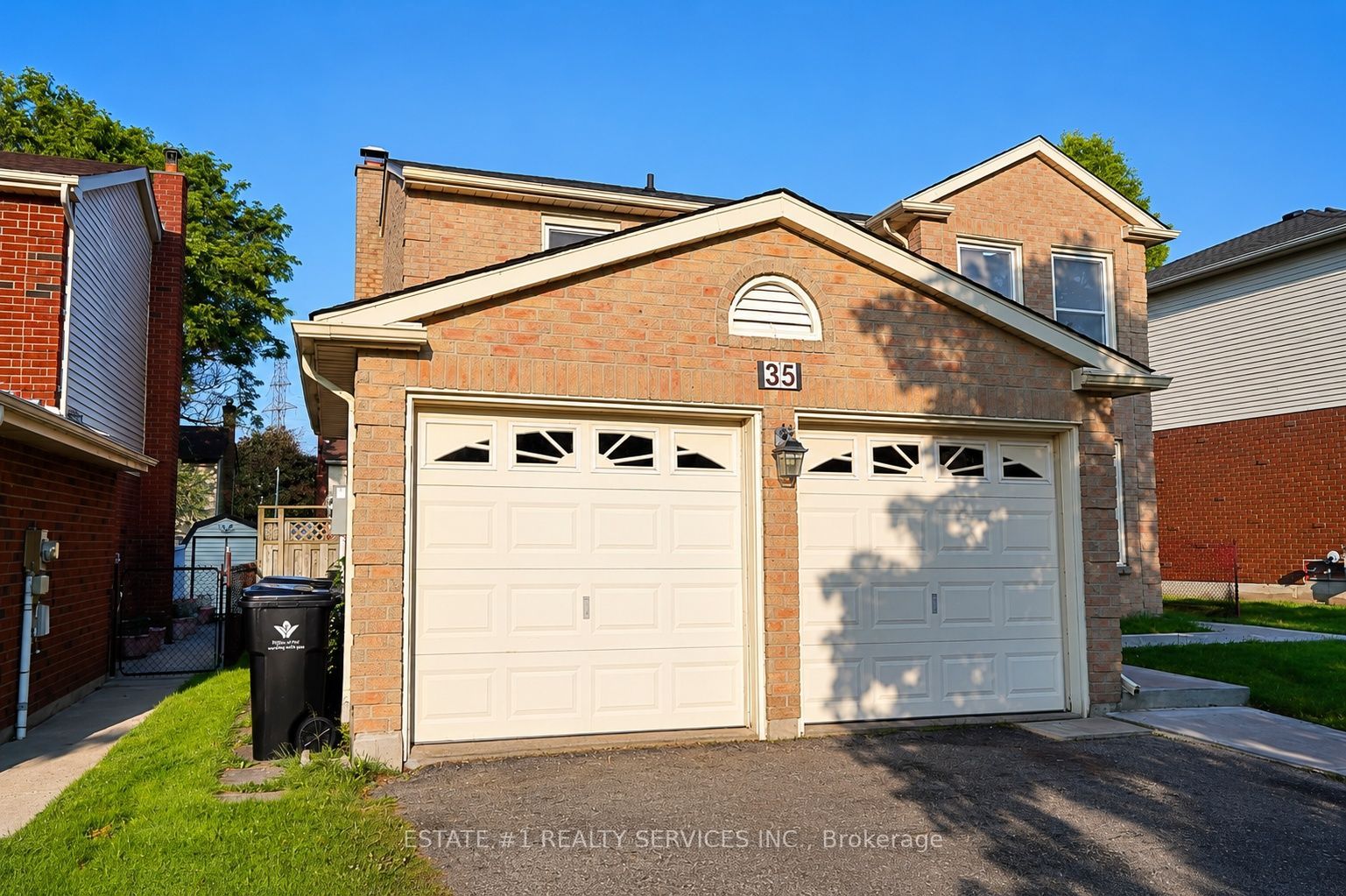 35 Golden Meadow Drive Property Photo 3