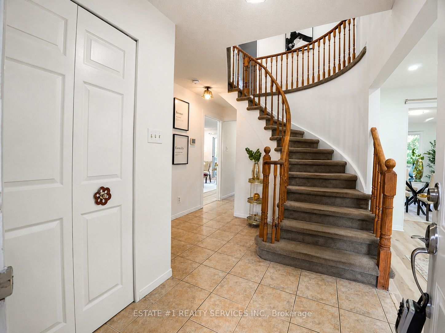 35 Golden Meadow Drive Property Photo 8
