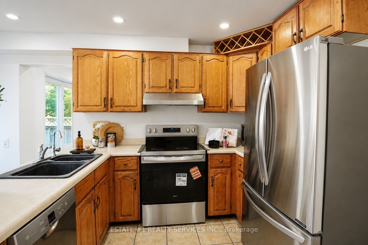 35 Golden Meadow Drive Property Photo 17