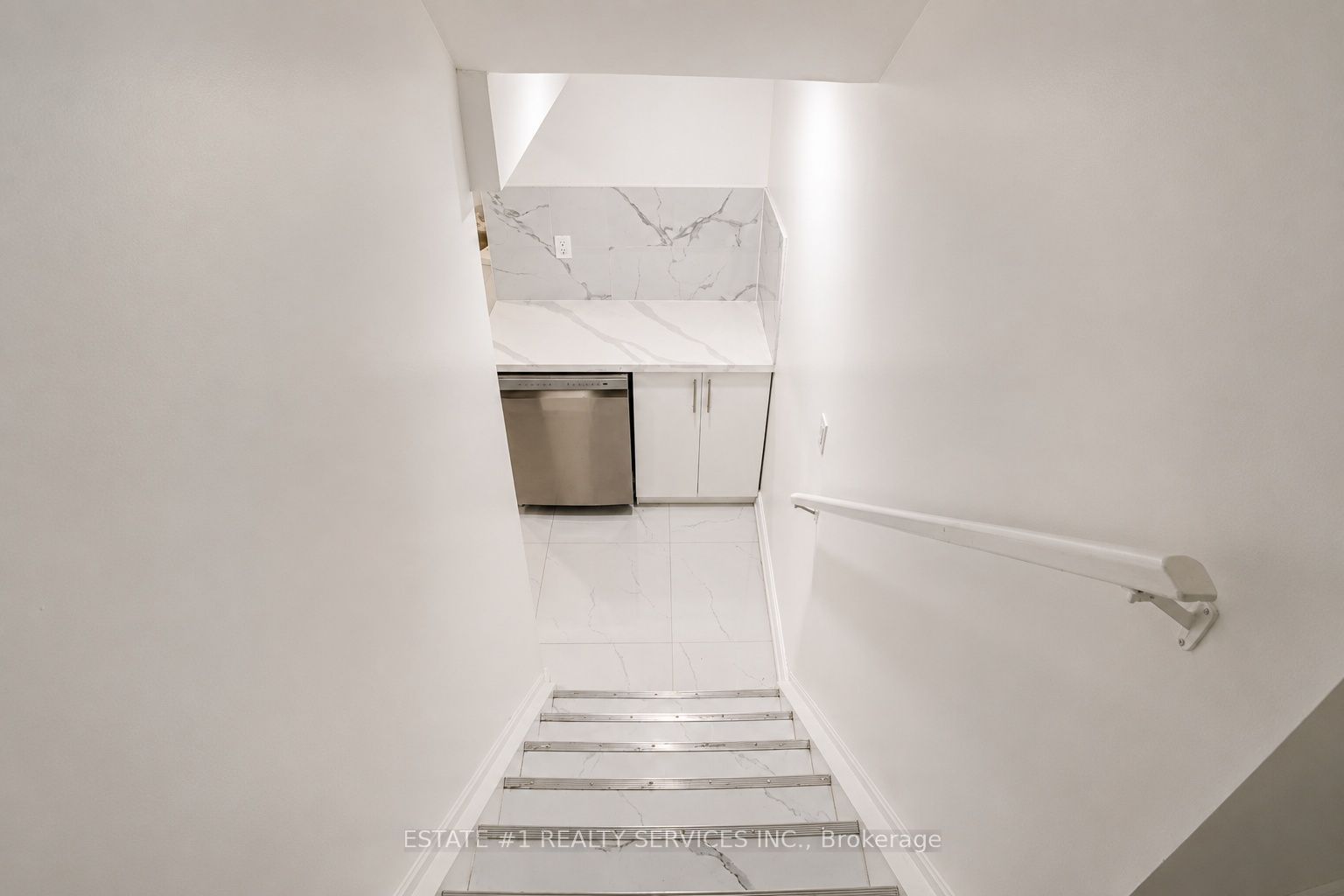 35 Golden Meadow Drive Property Photo 34