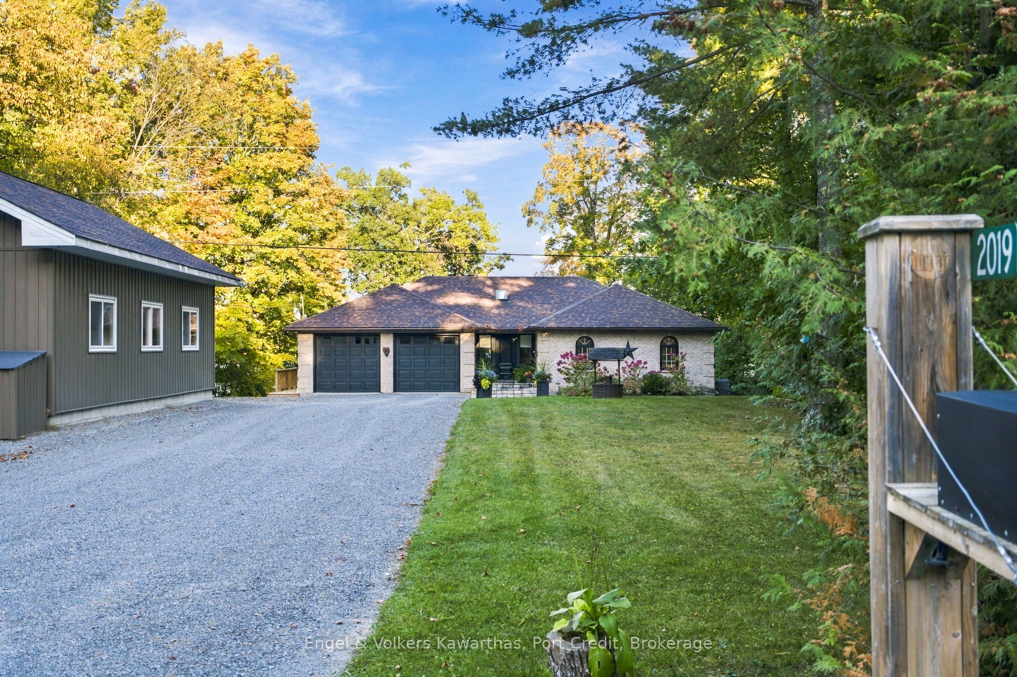 2019 White Lake Road W Property Photo 1