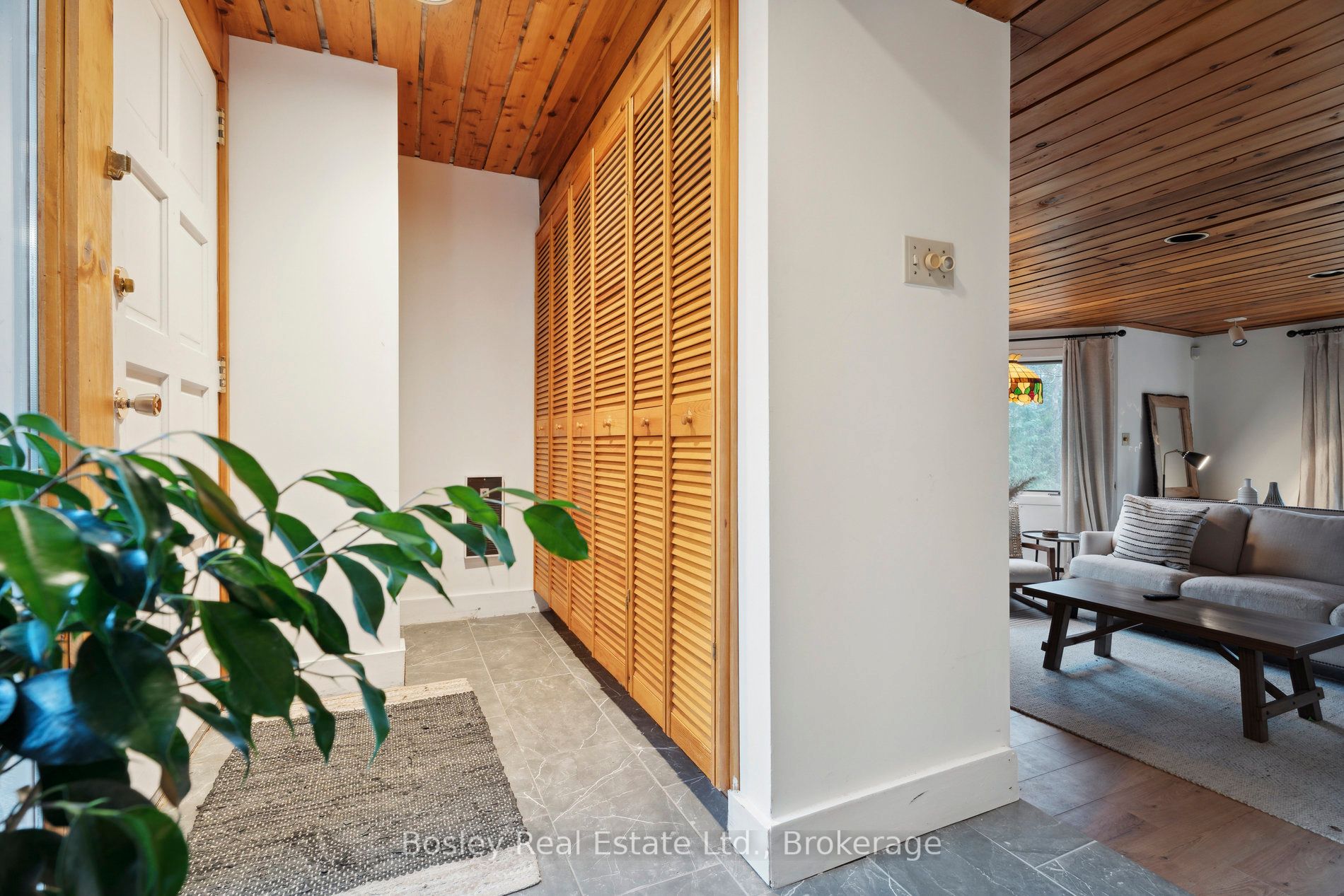 101 St Moritz Crescent Property Photo 5