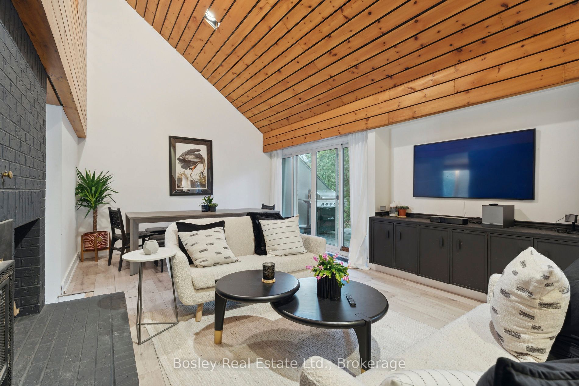 101 St Moritz Crescent Property Photo 14