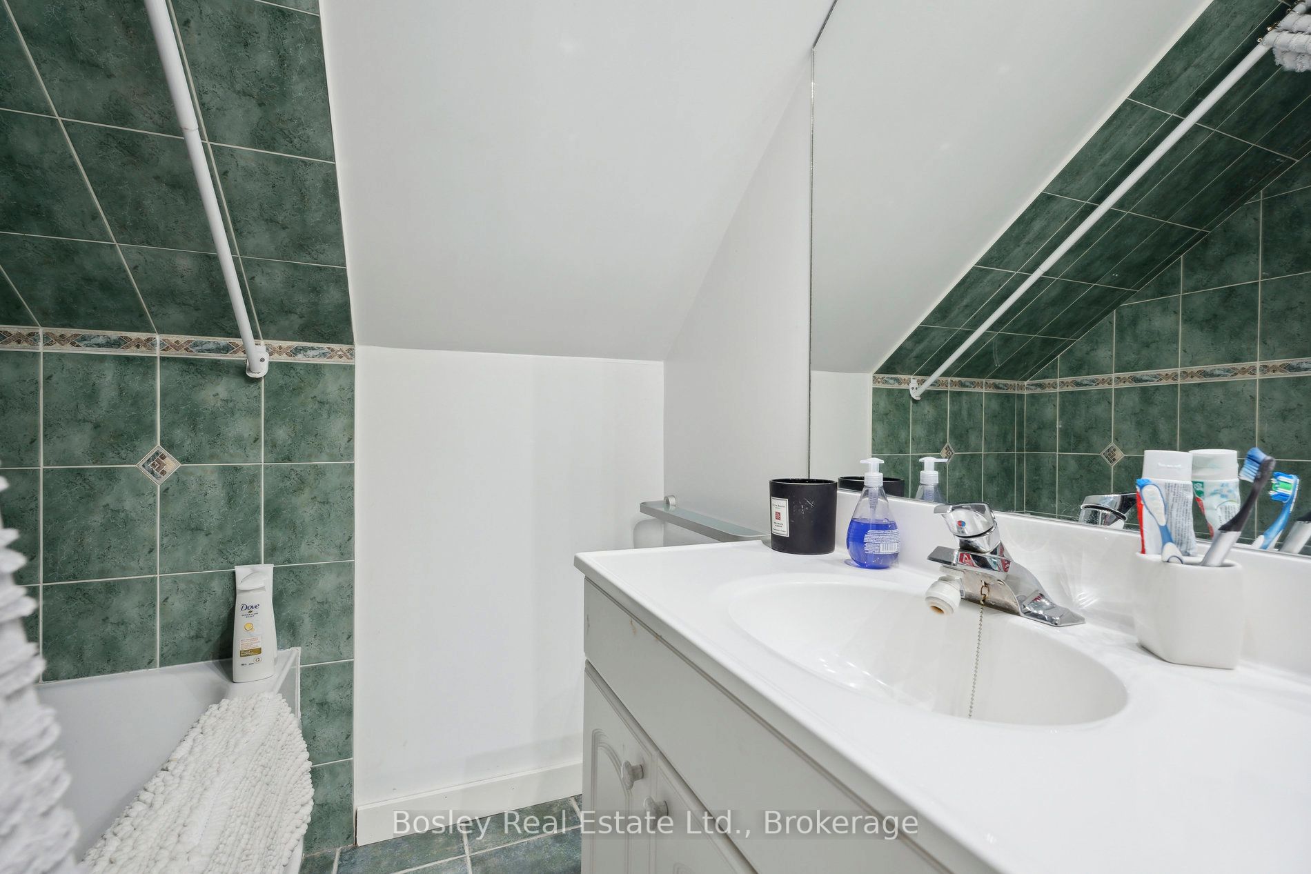 101 St Moritz Crescent Property Photo 27