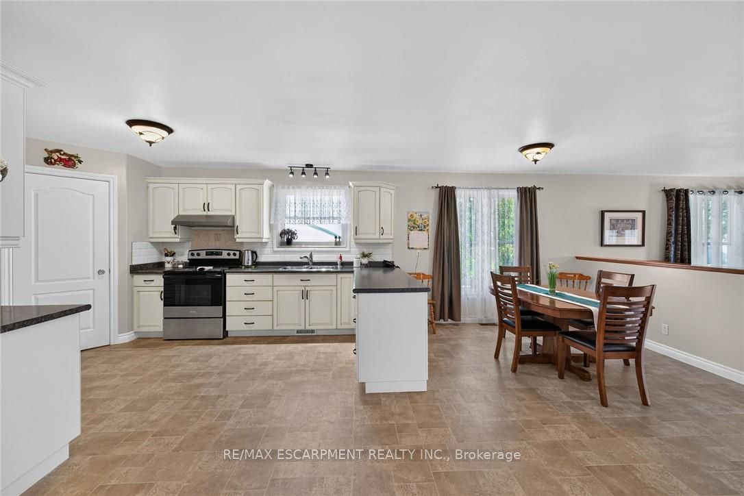 16 Church Street Property Photo 6