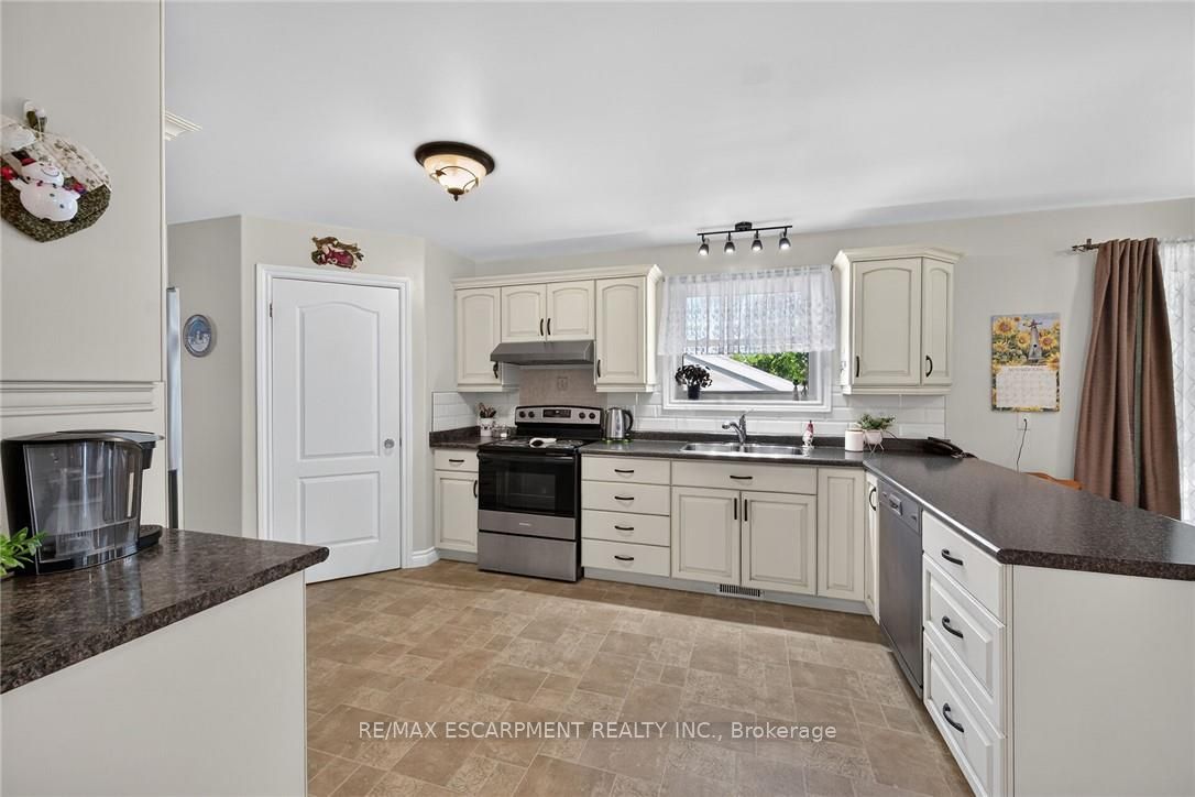 16 Church Street Property Photo 8