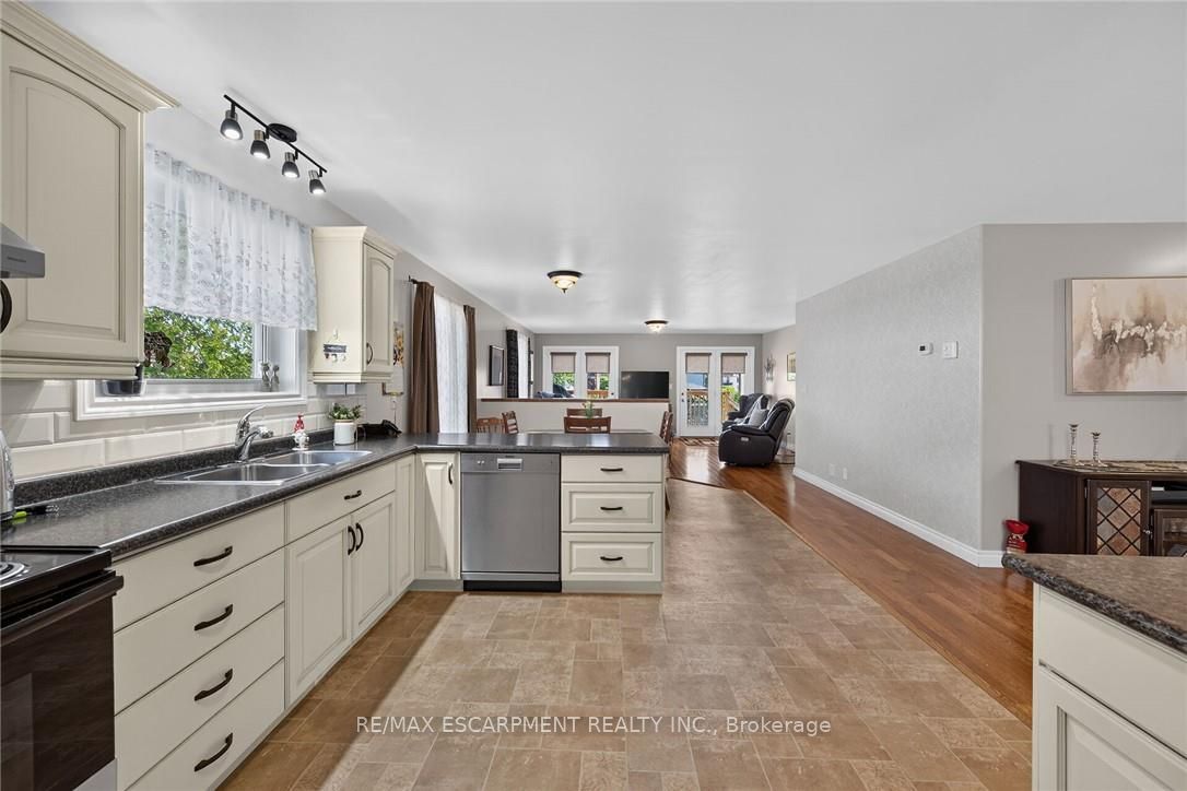 16 Church Street Property Photo 12