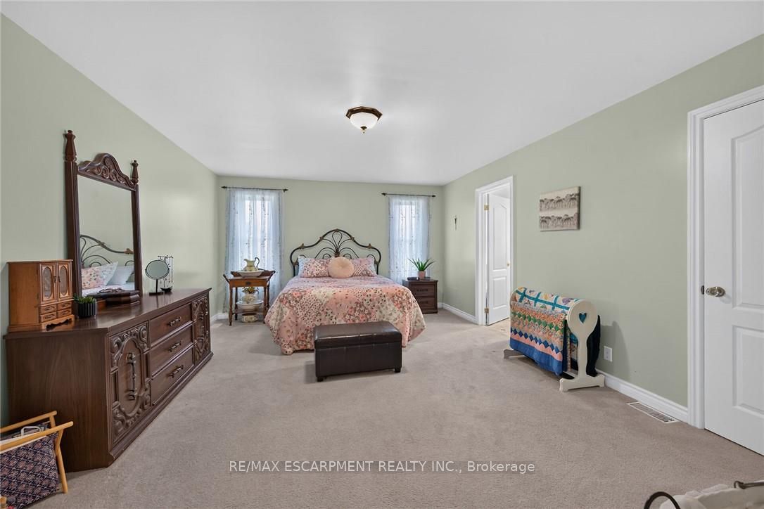 16 Church Street Property Photo 18