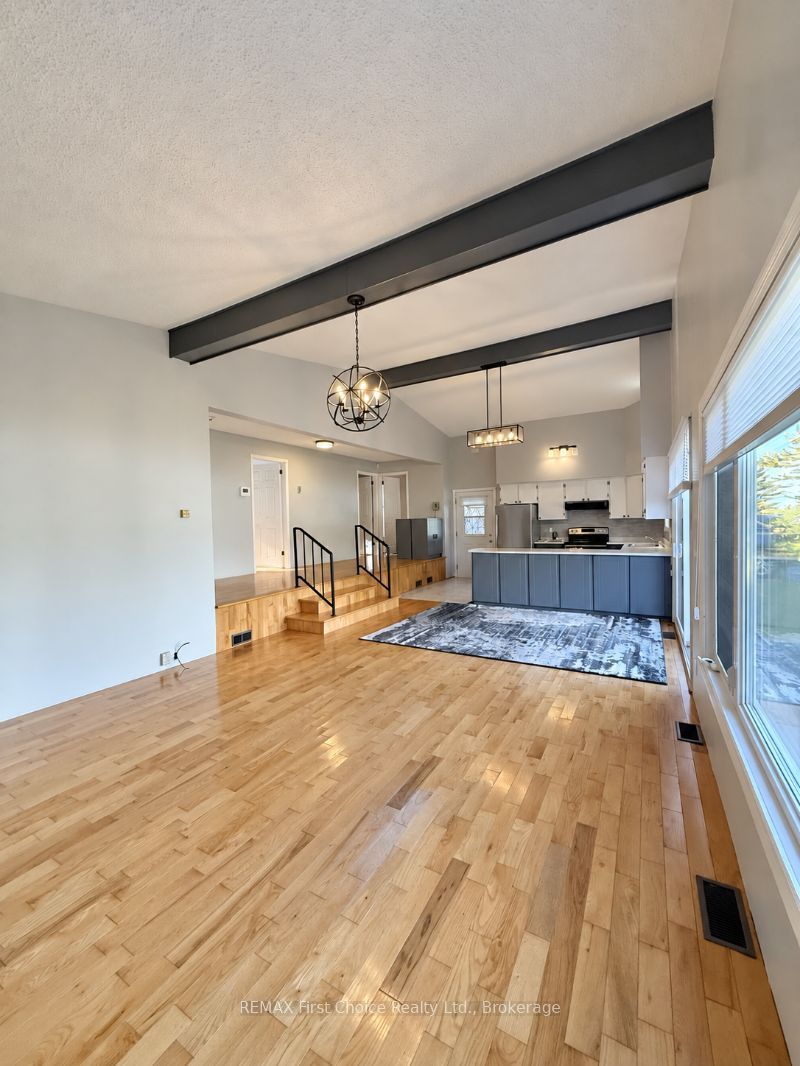 123 Albany Place Property Photo 6