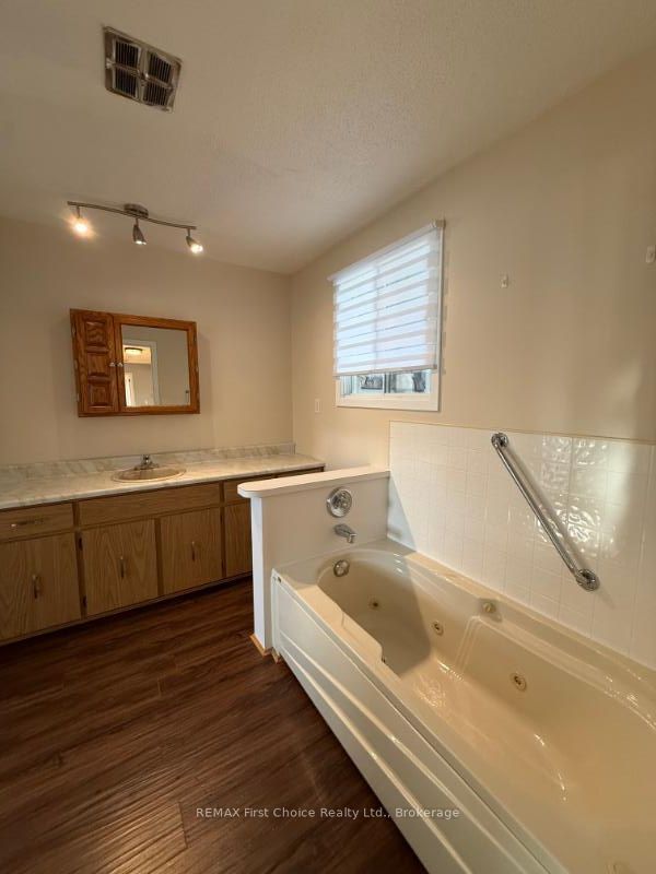 123 Albany Place Property Photo 16