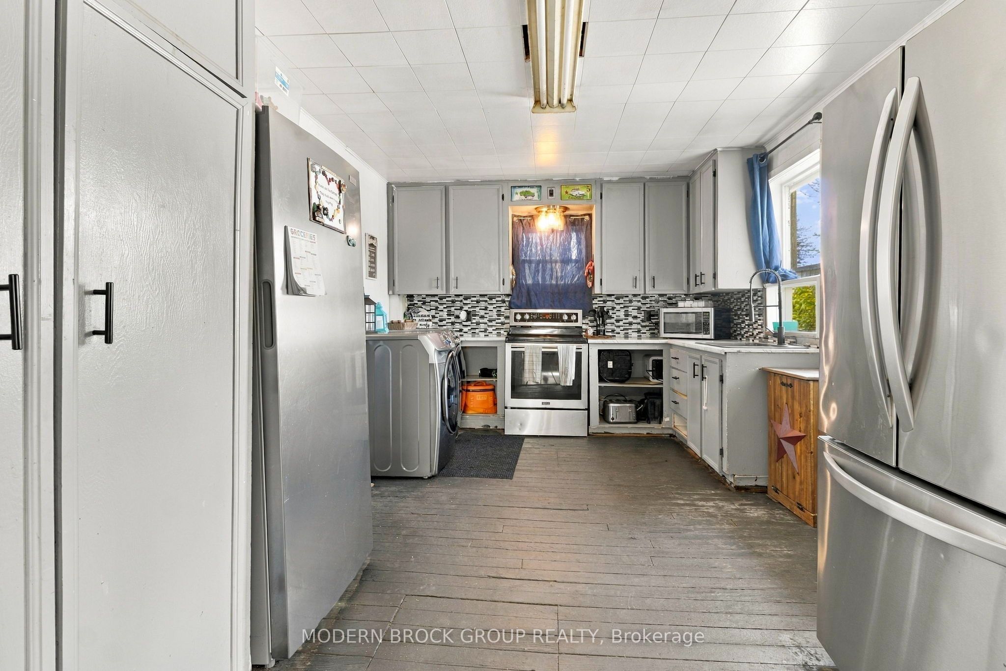 614 East Street Property Photo 7