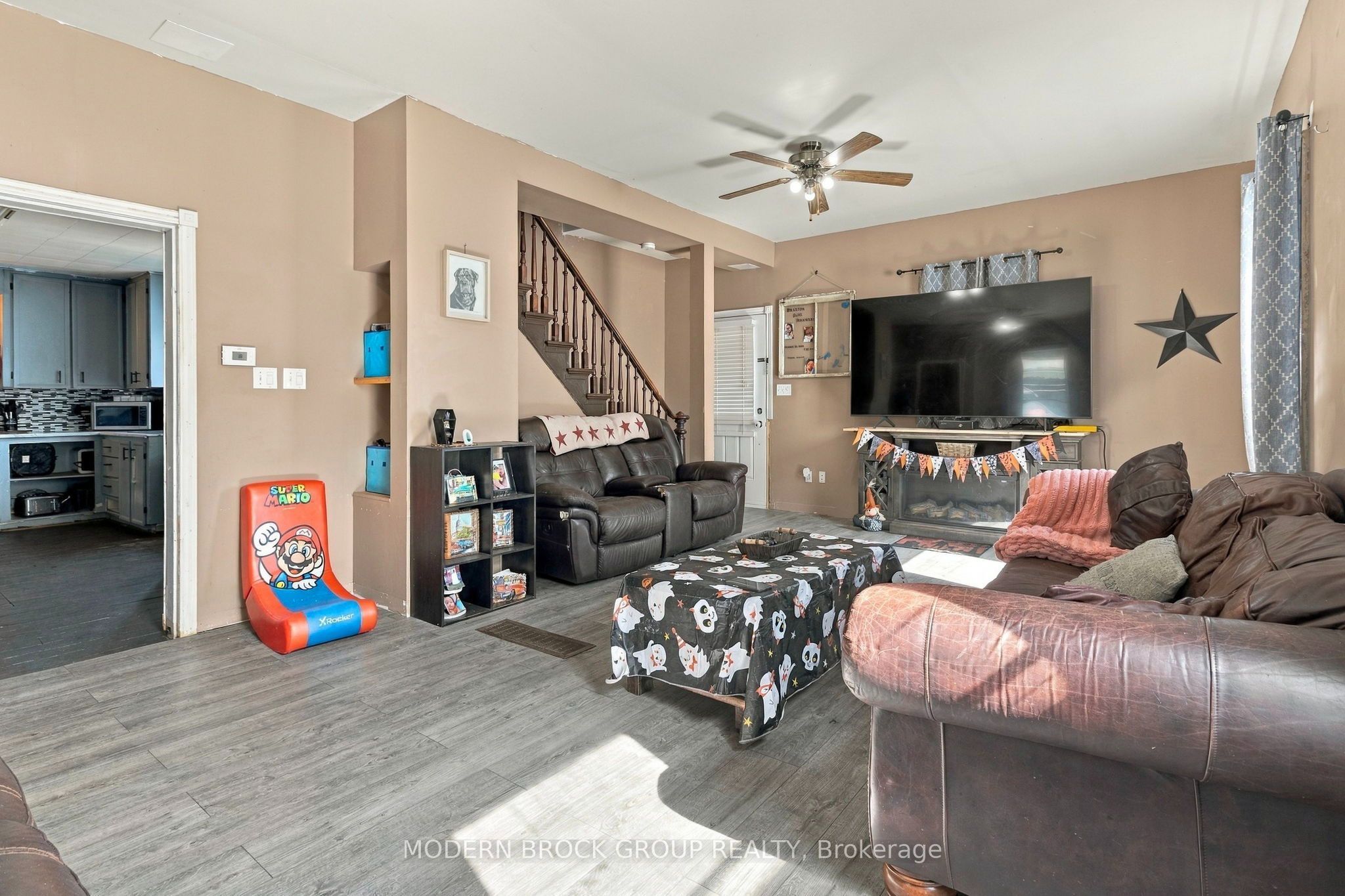 614 East Street Property Photo 12
