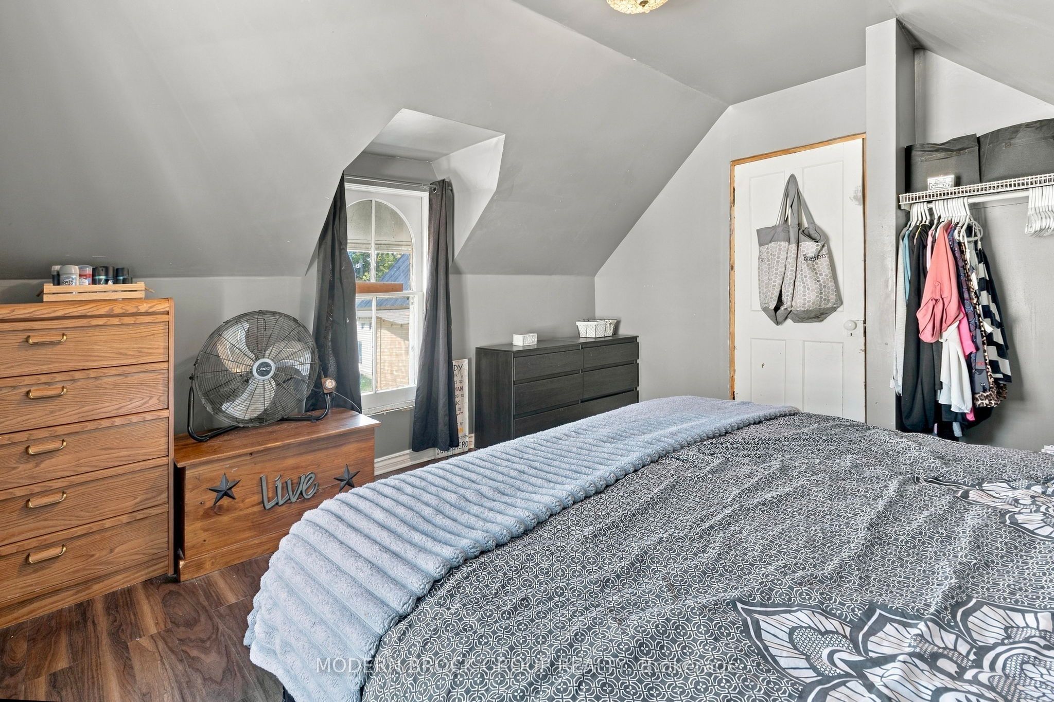 614 East Street Property Photo 16