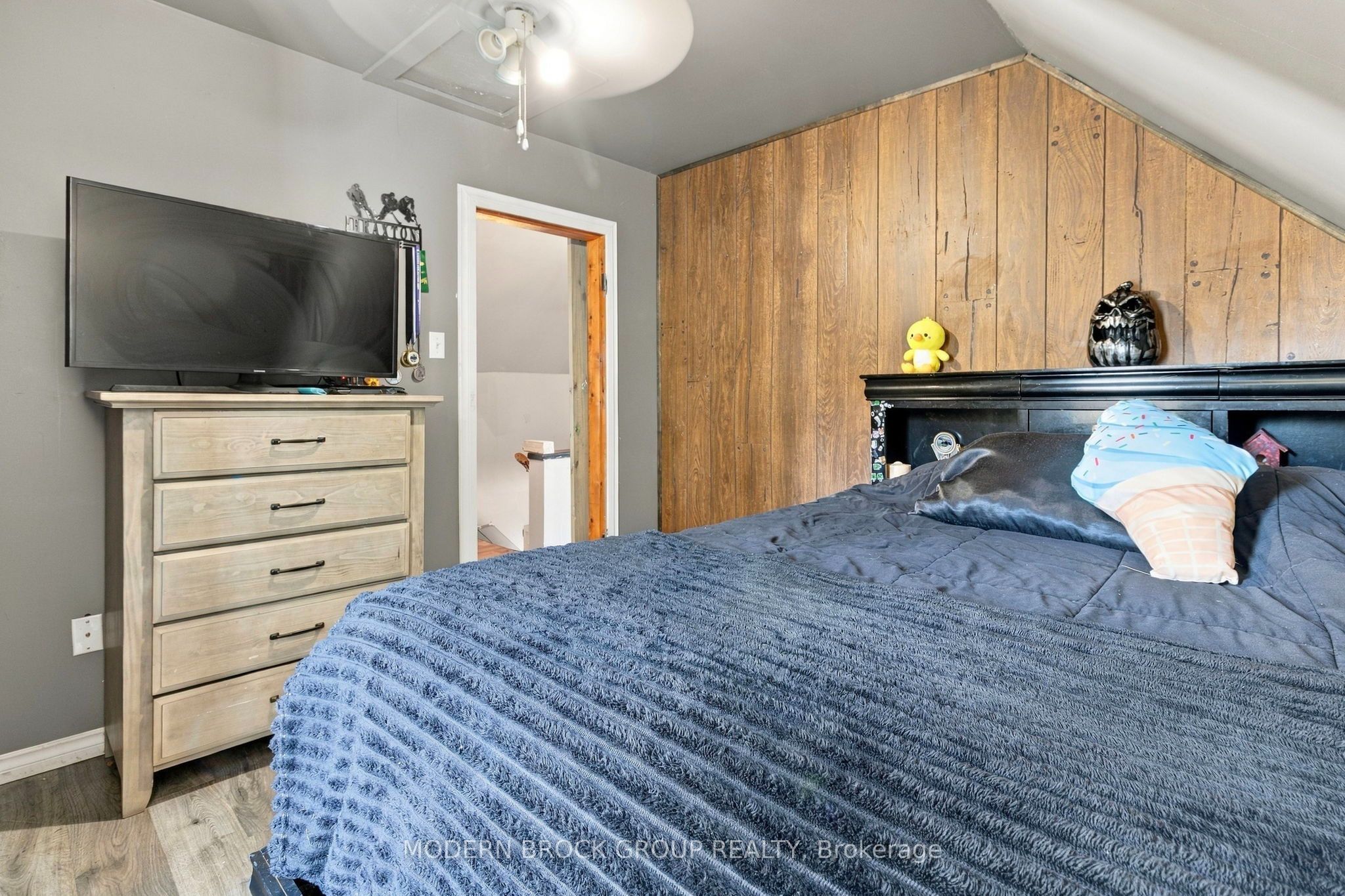614 East Street Property Photo 17