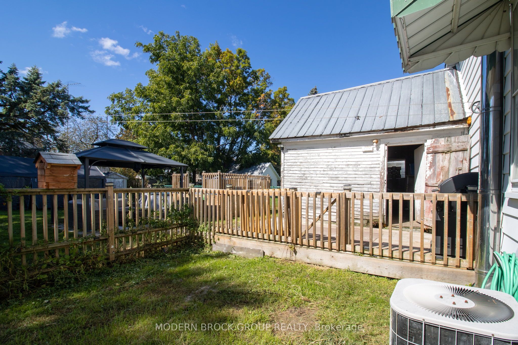 614 East Street Property Photo 28