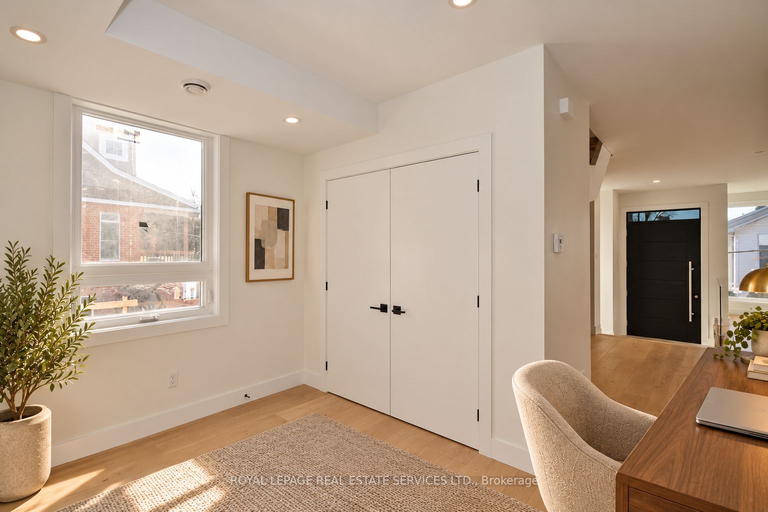 4b Huron Avenue N Property Photo 14