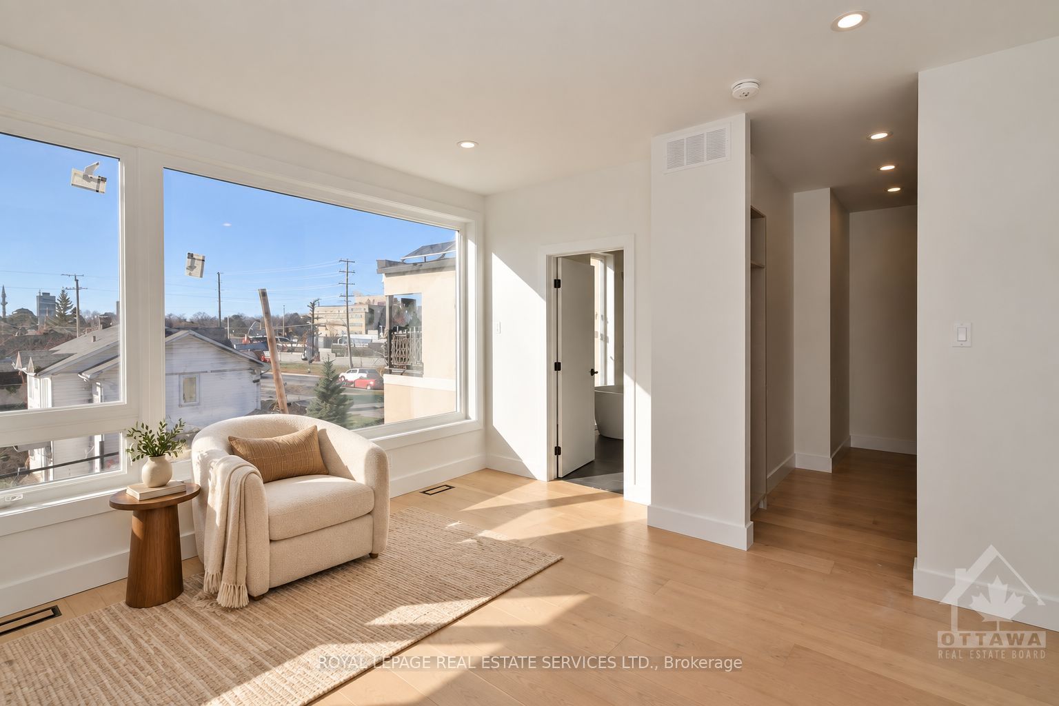 4b Huron Avenue N Property Photo 17