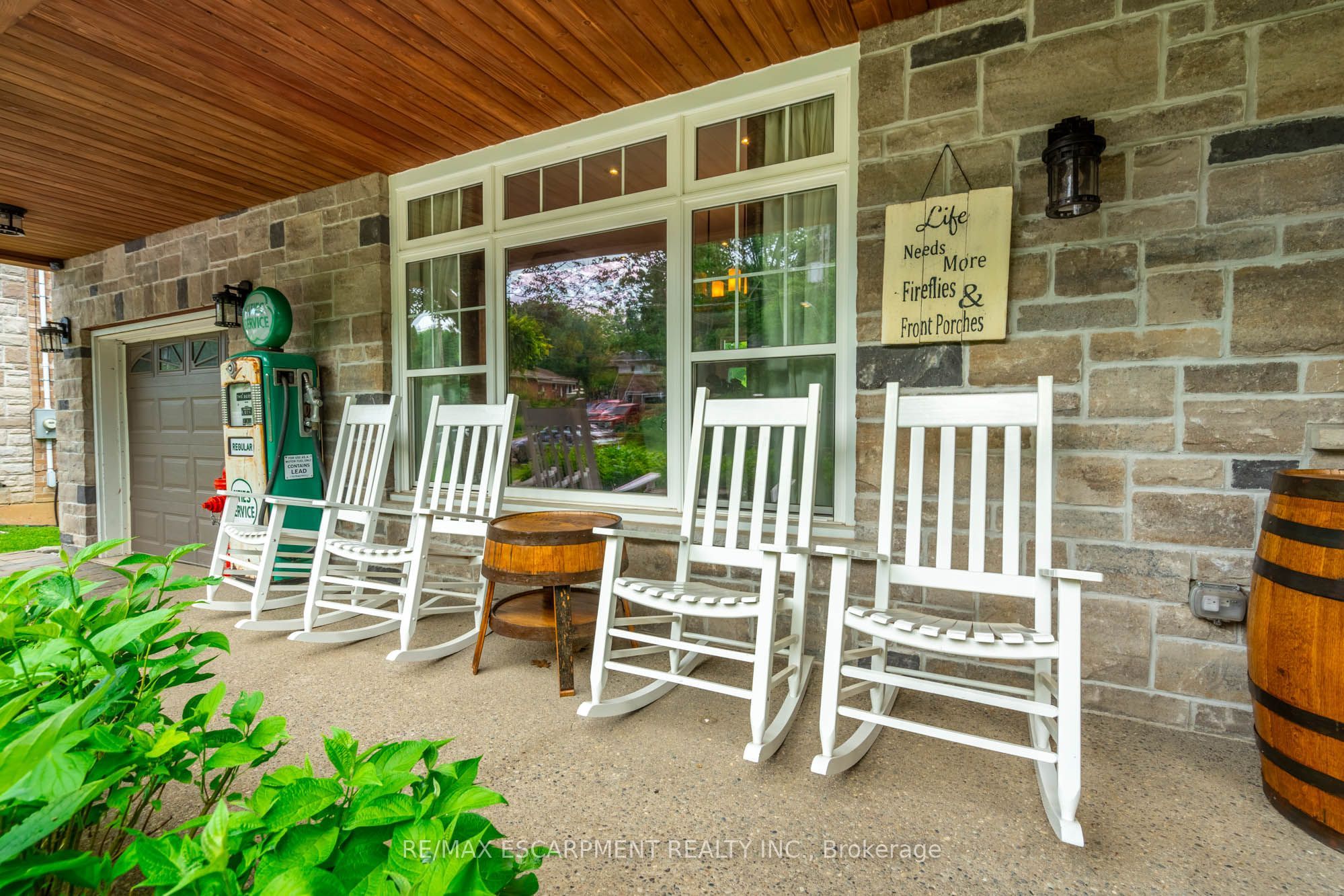 381 Woodworth Court Property Photo 4