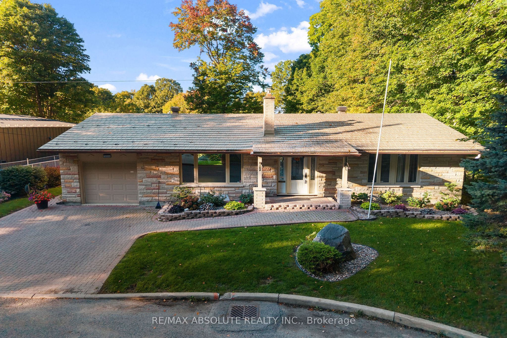 154 Ottawa Street Property Photo 1