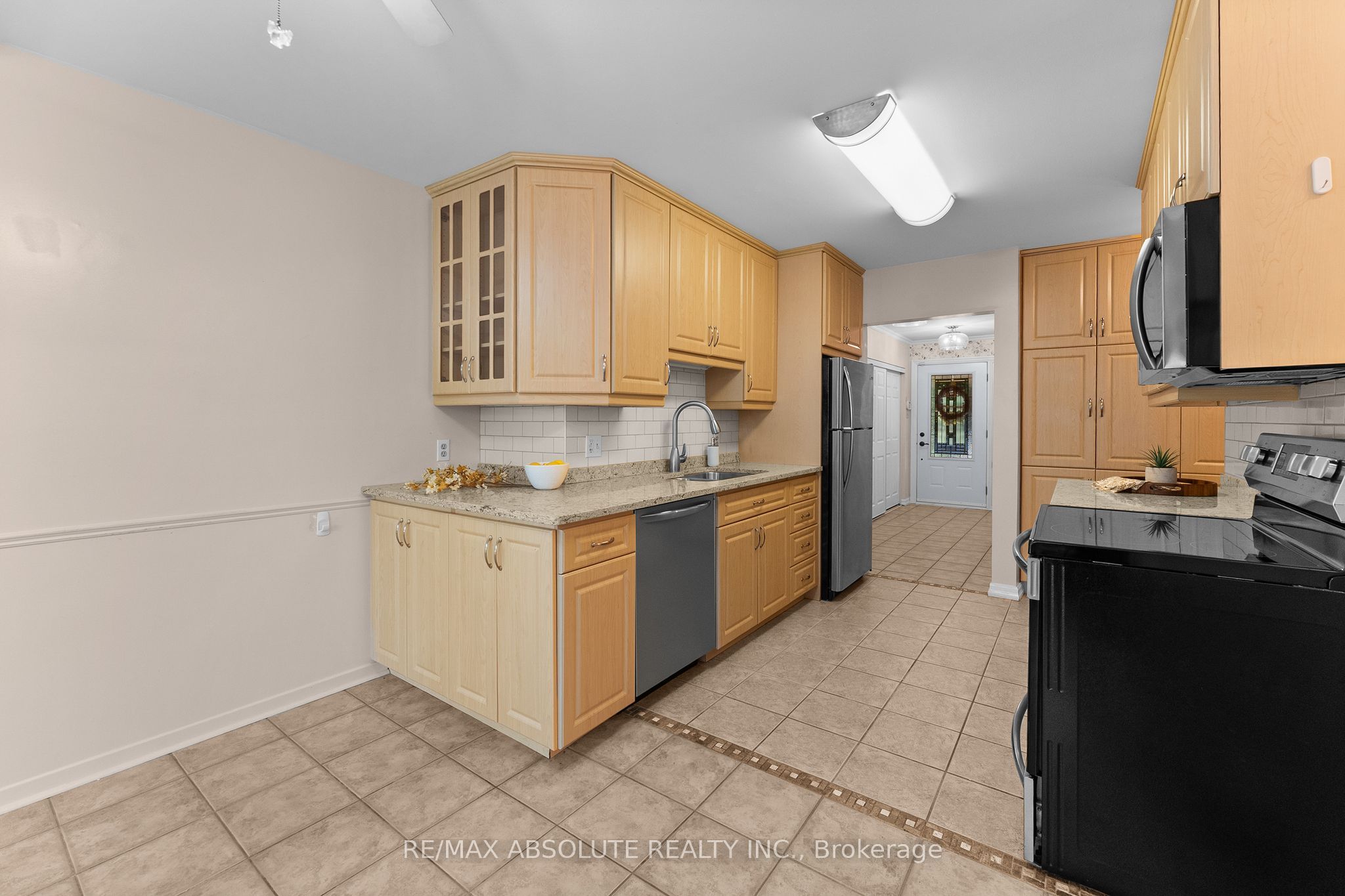 154 Ottawa Street Property Photo 12