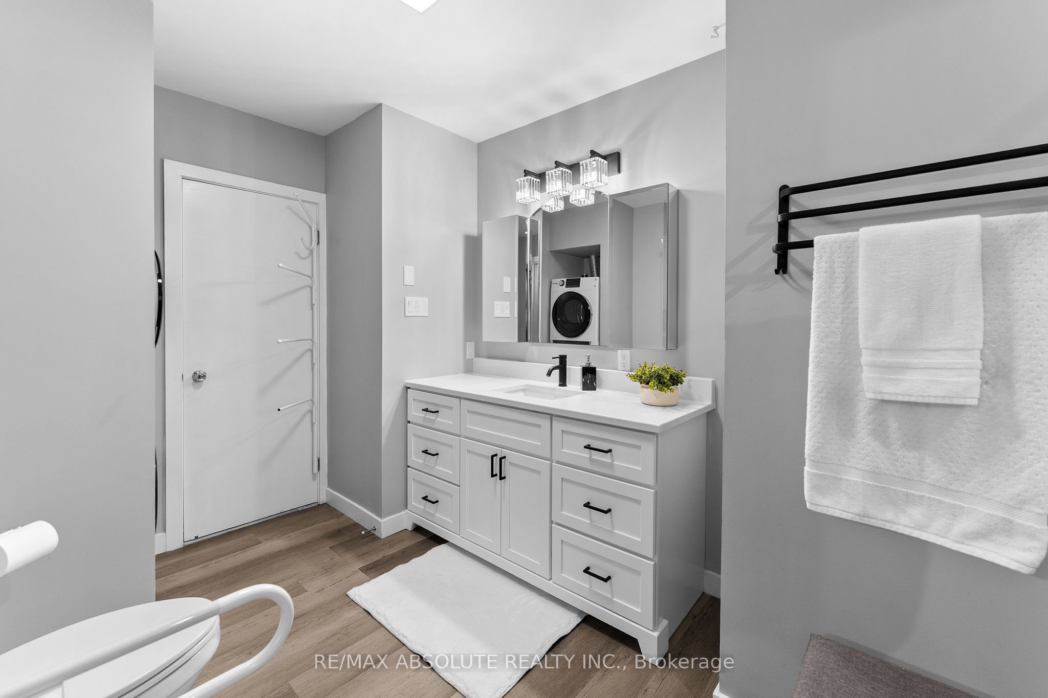 154 Ottawa Street Property Photo 22