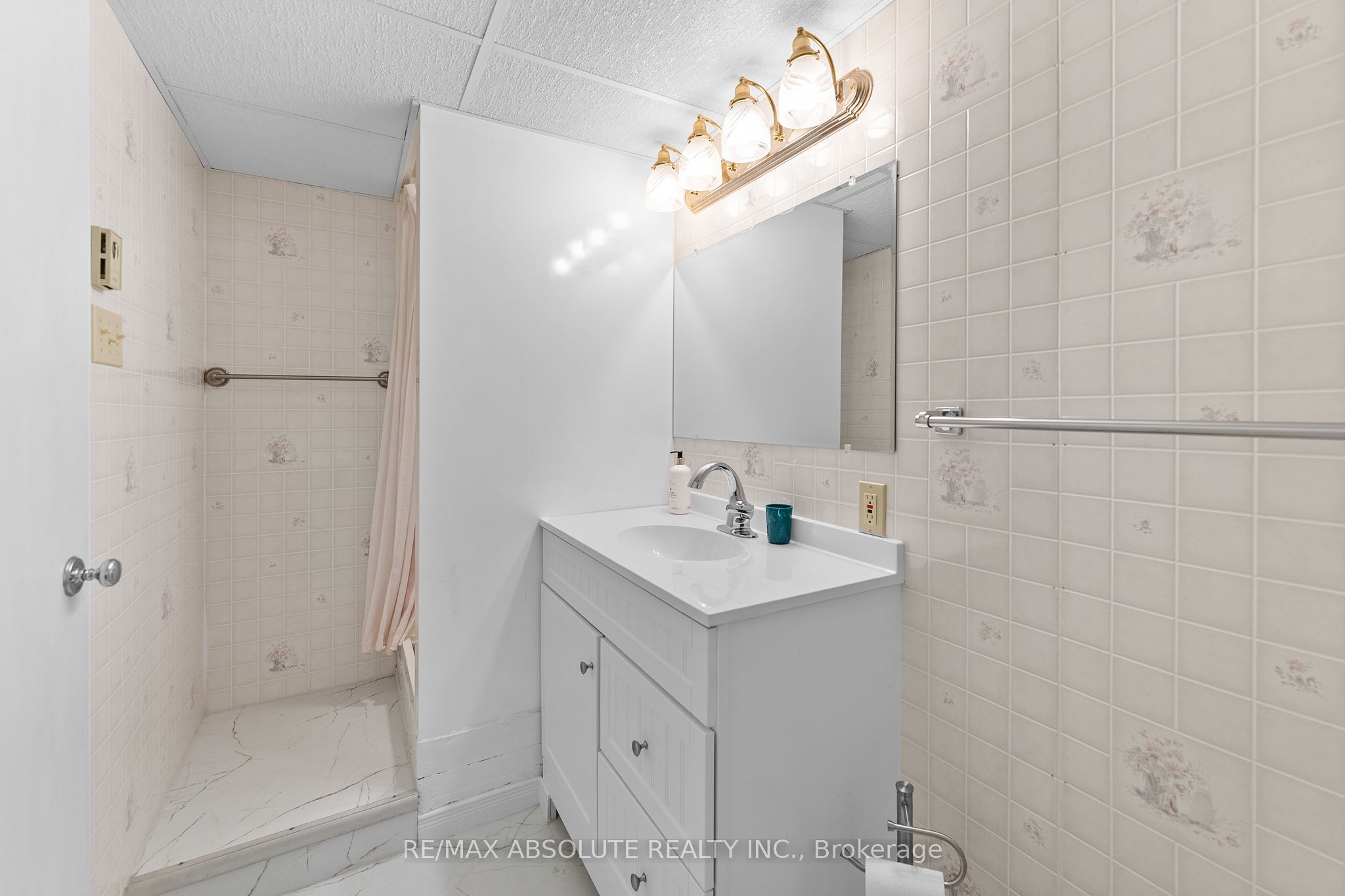 154 Ottawa Street Property Photo 32