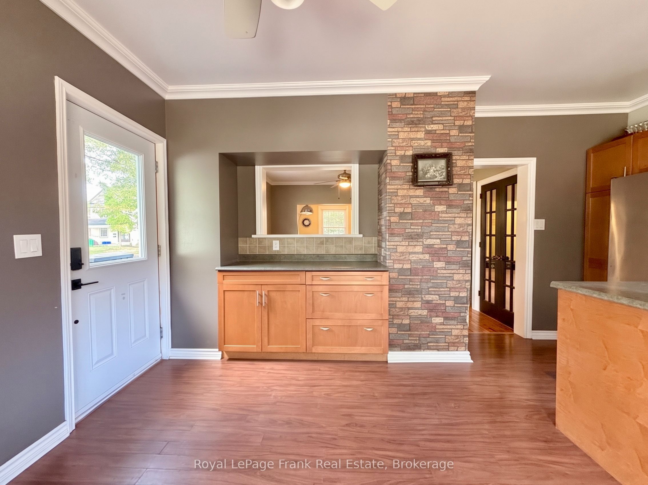 672 Romaine Street Property Photo 11