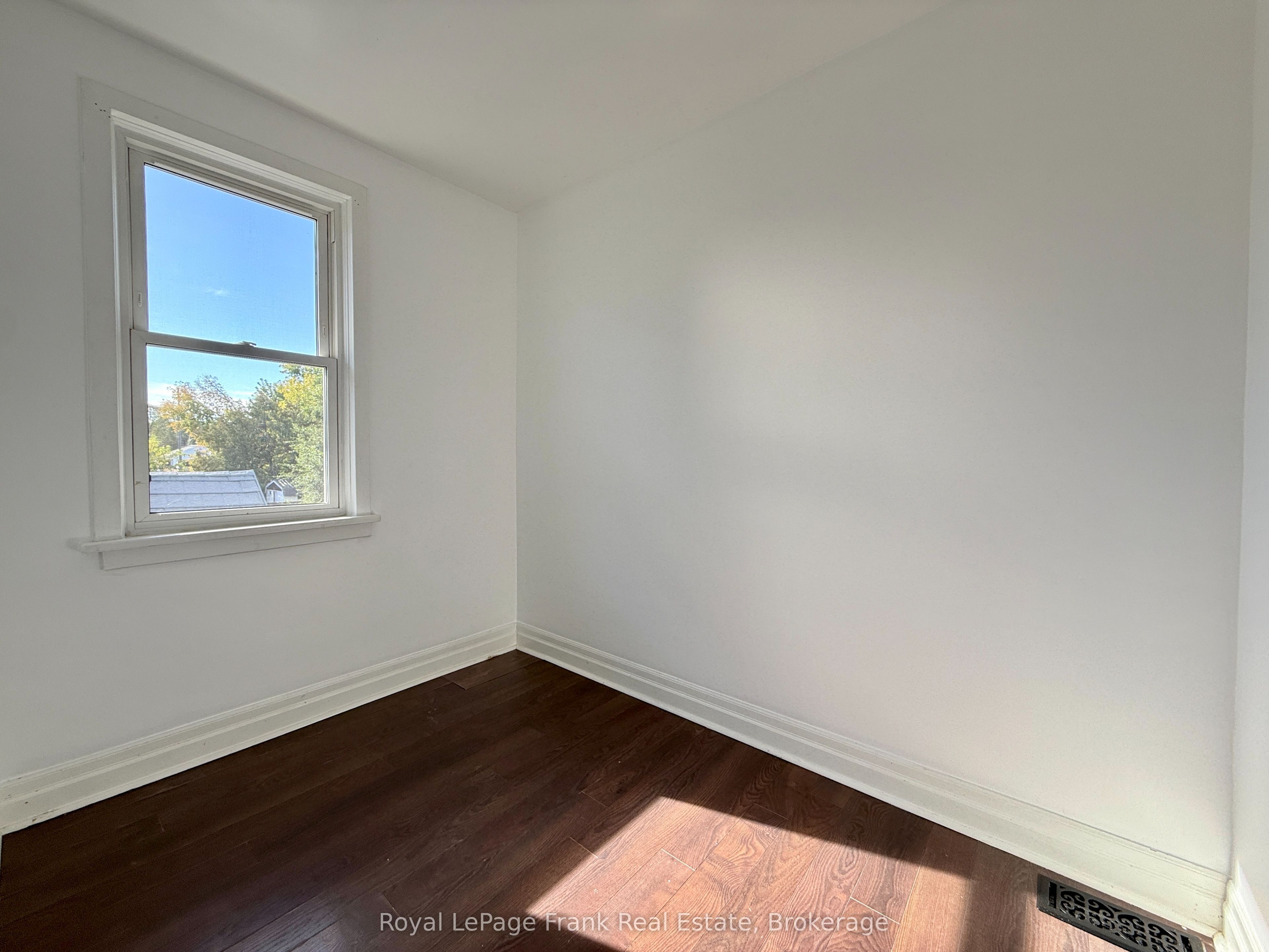 672 Romaine Street Property Photo 14