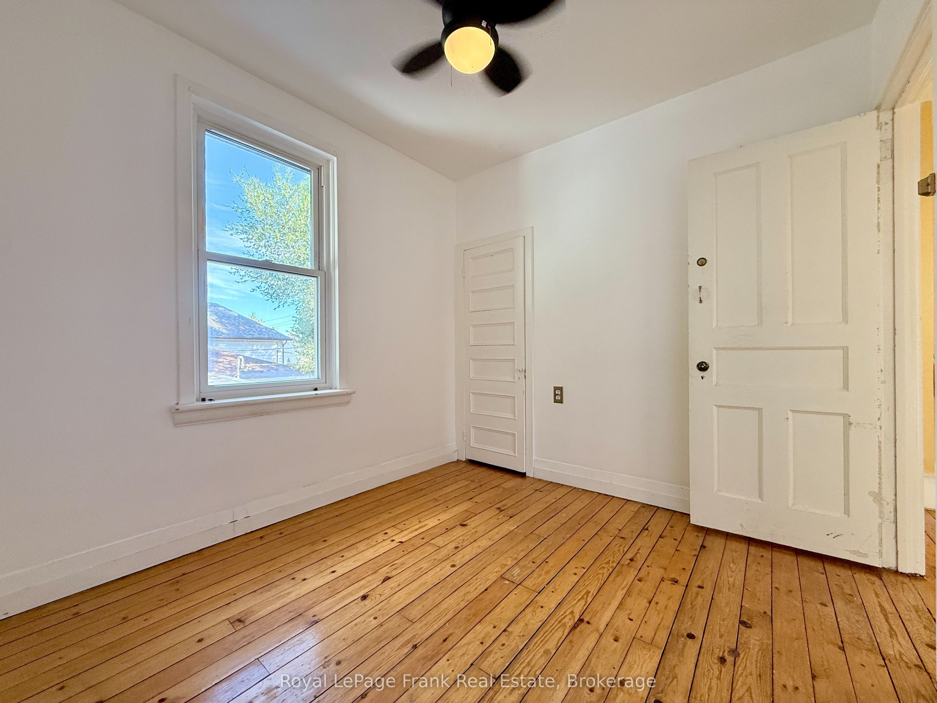 672 Romaine Street Property Photo 21